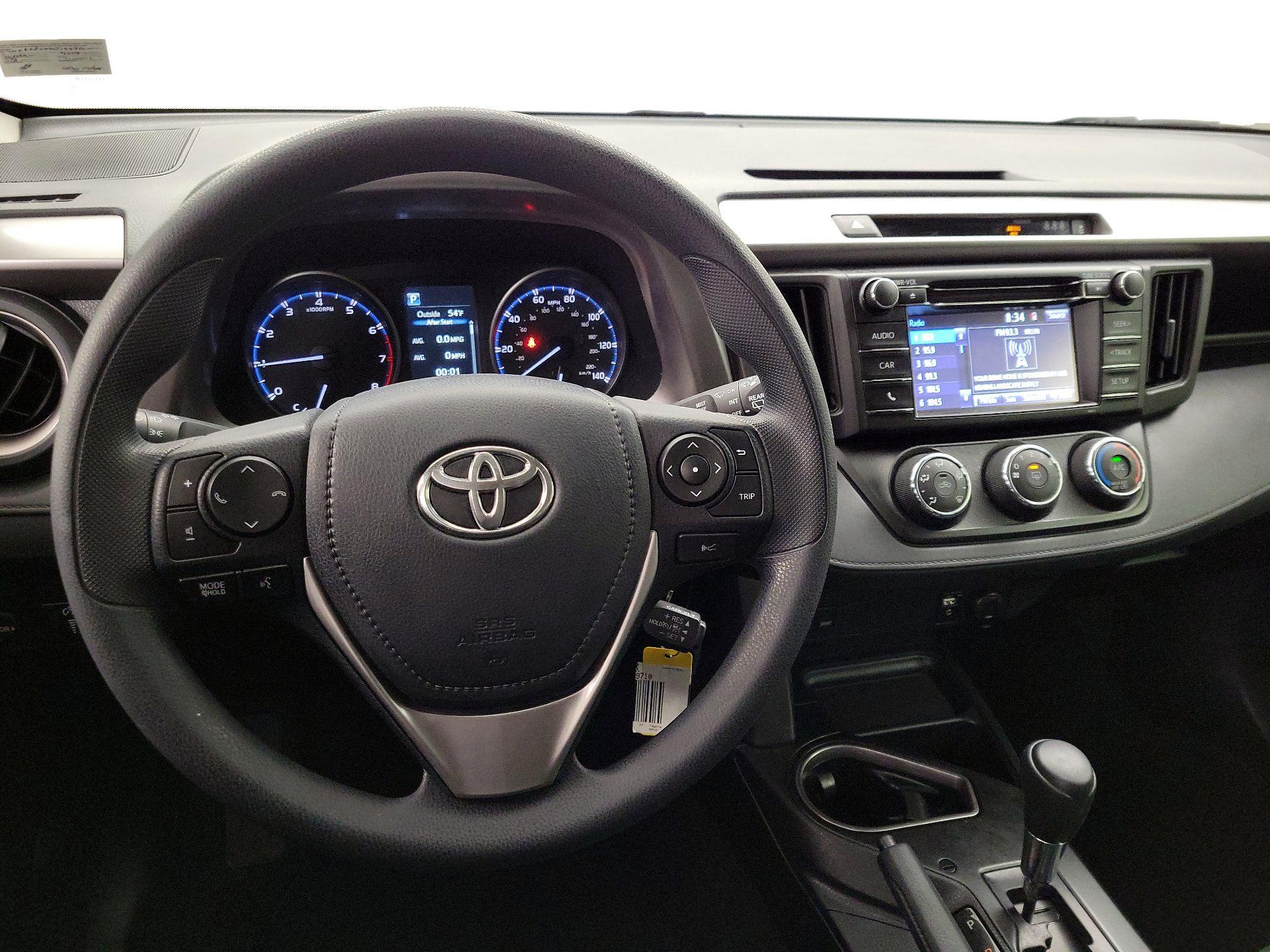 Thumbnail: 2017 Toyota RAV4 - 10