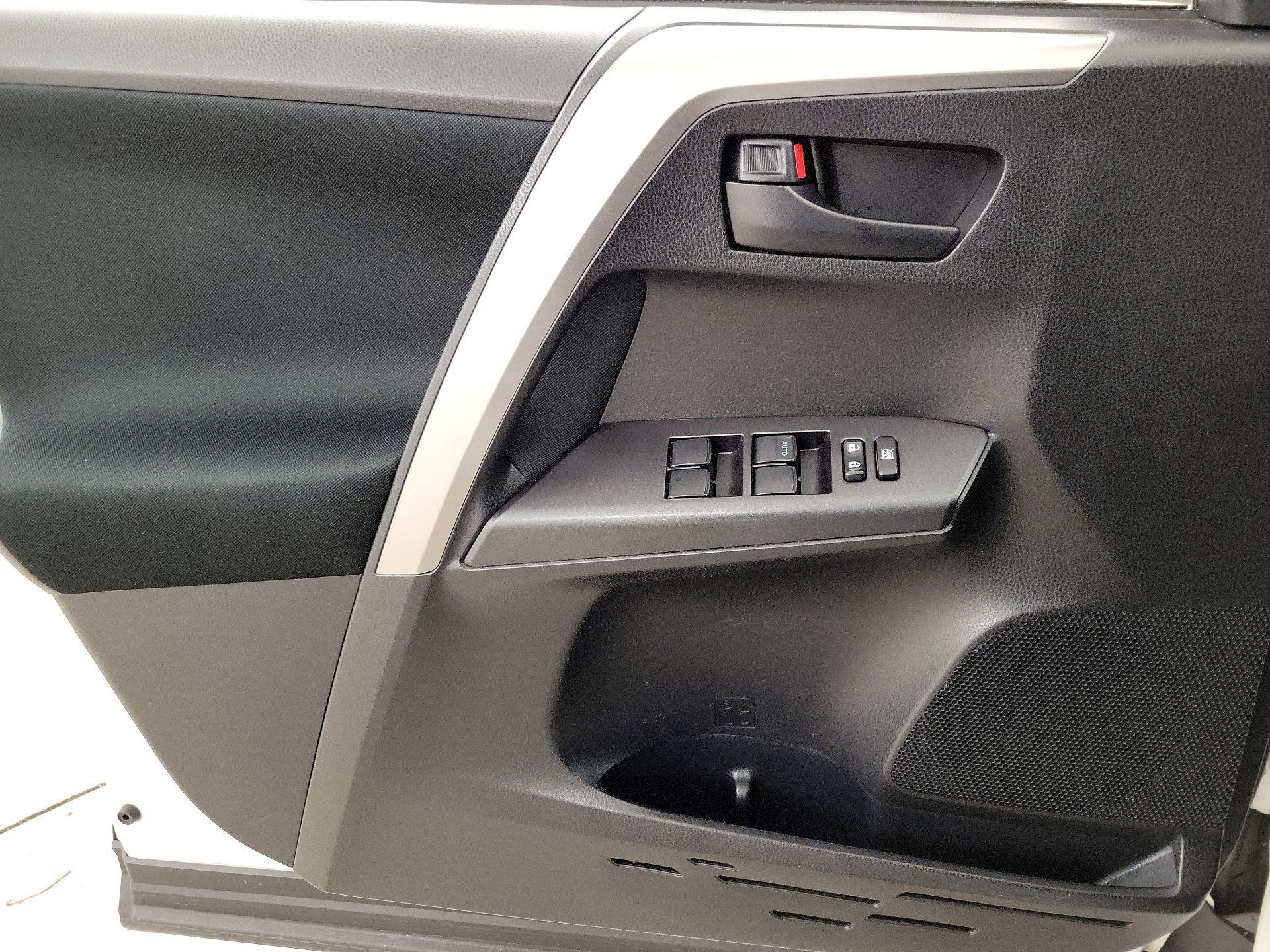 Thumbnail: 2017 Toyota RAV4 - 12