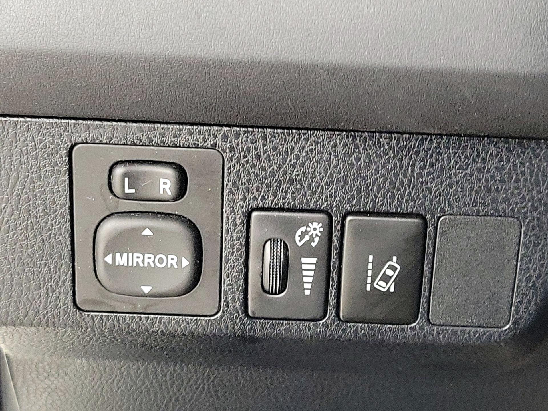 Thumbnail: 2017 Toyota RAV4 - 13