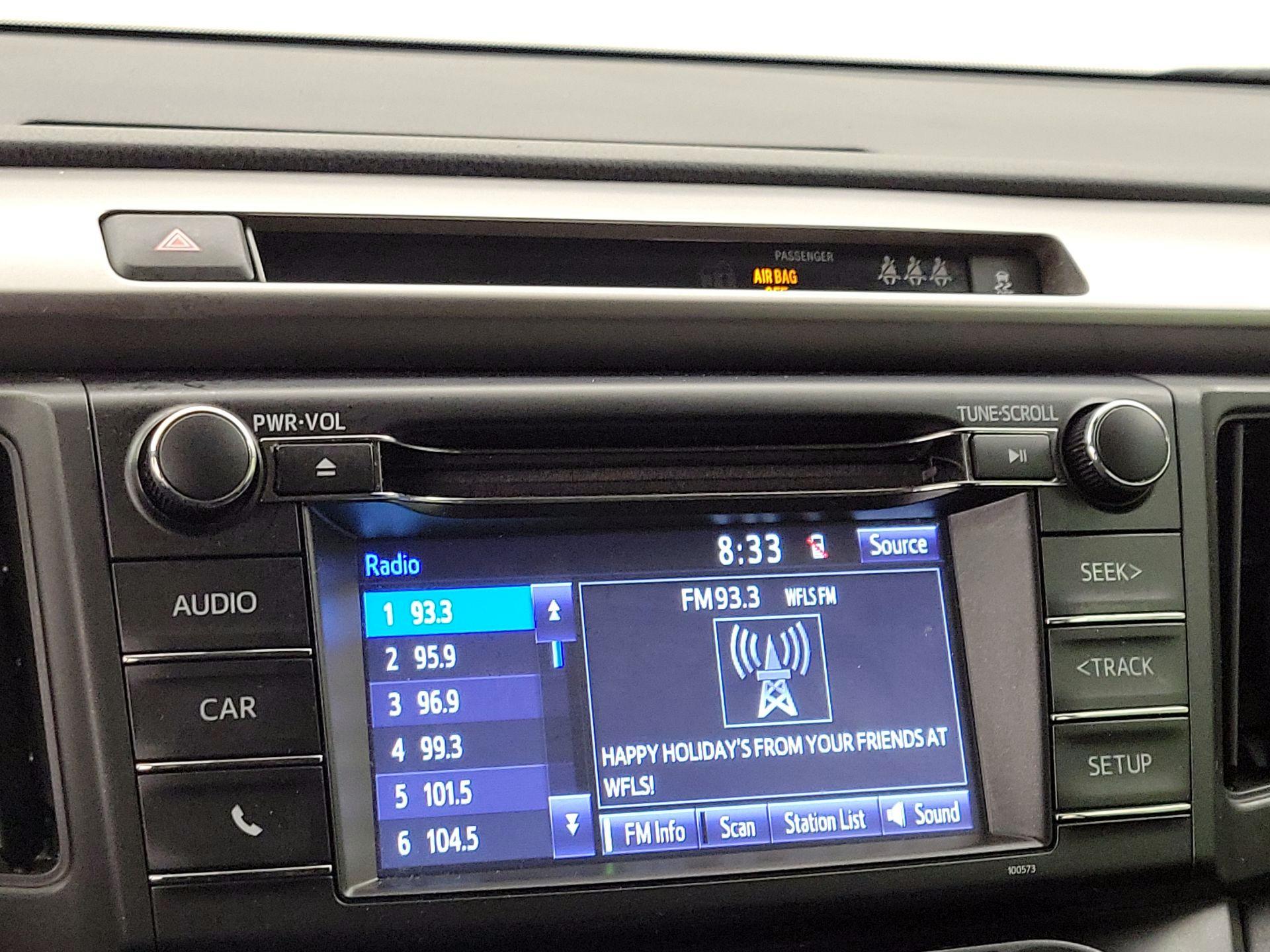 Thumbnail: 2017 Toyota RAV4 - 15