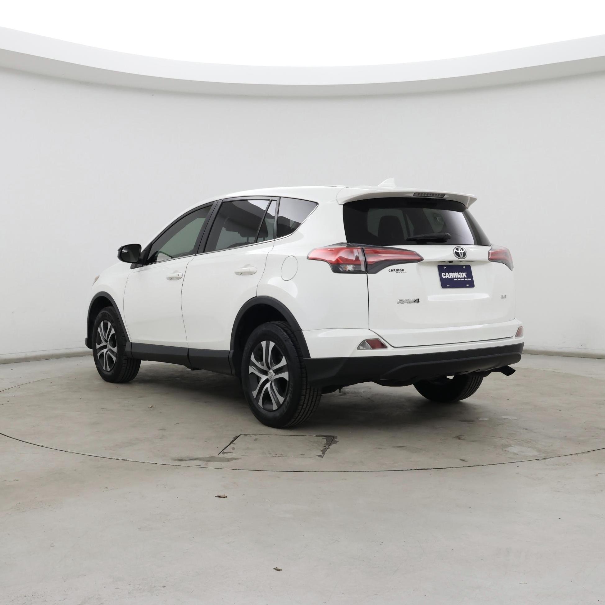 Thumbnail: 2017 Toyota RAV4 - 2