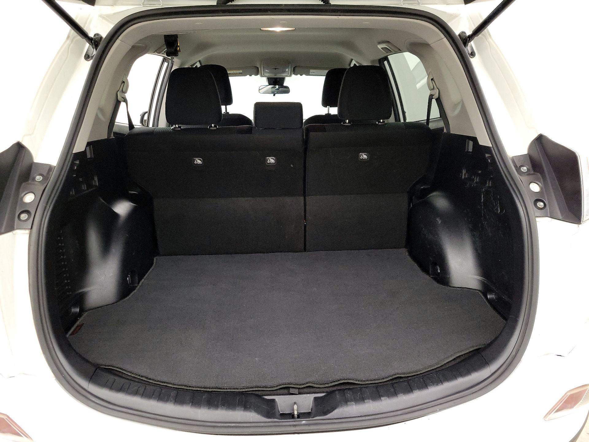 Thumbnail: 2017 Toyota RAV4 - 20