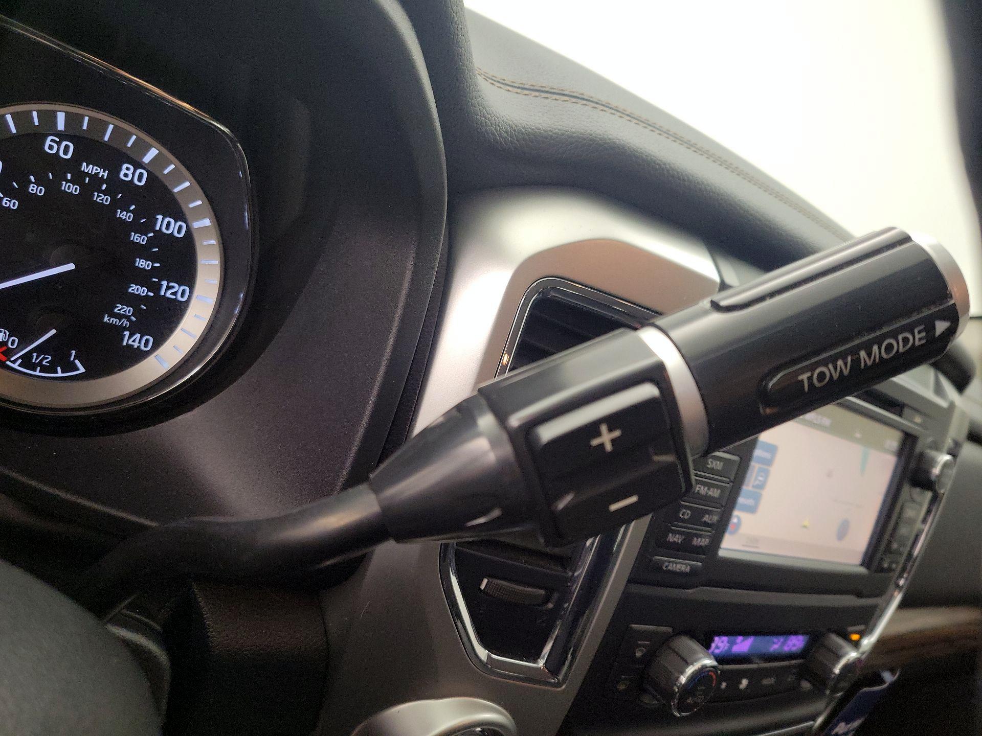 Thumbnail: 2018 Nissan Titan - 18