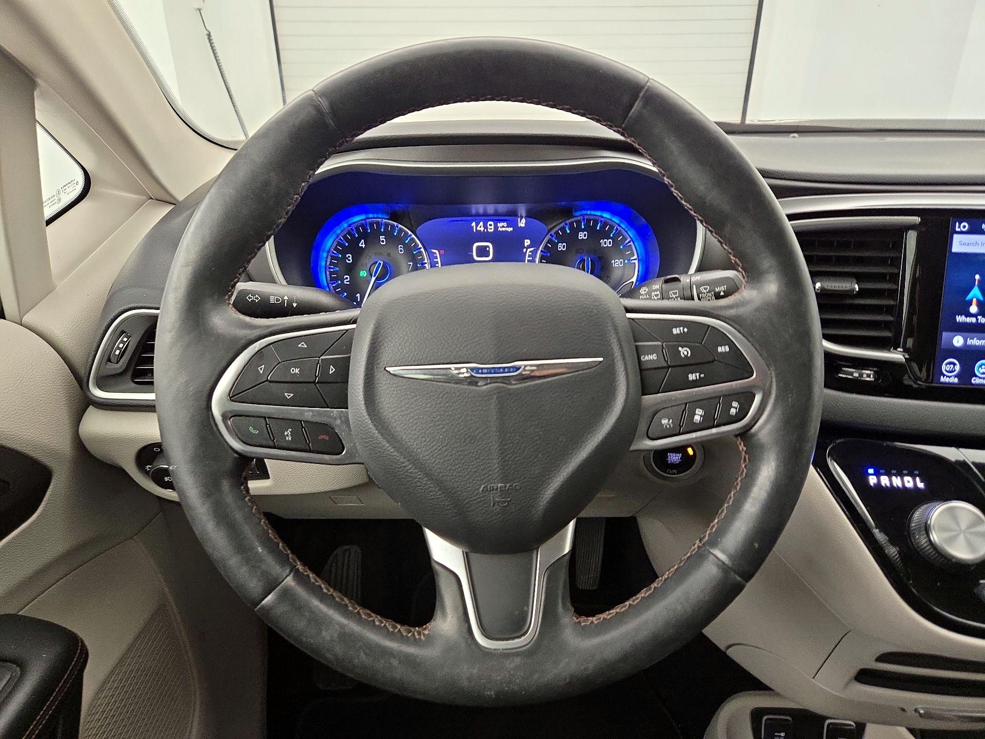 Thumbnail: 2020 Chrysler Pacifica - 10