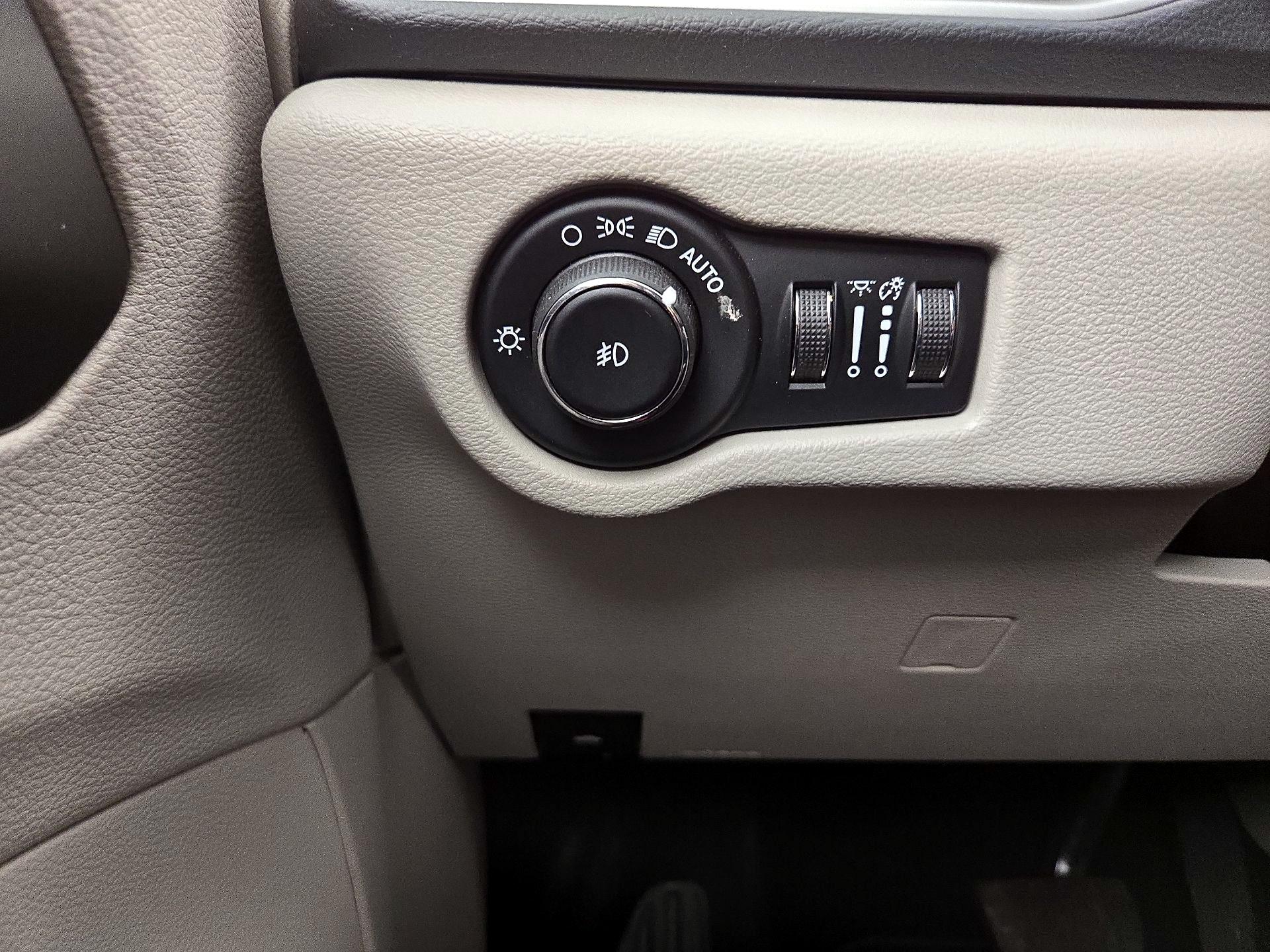 Thumbnail: 2020 Chrysler Pacifica - 13