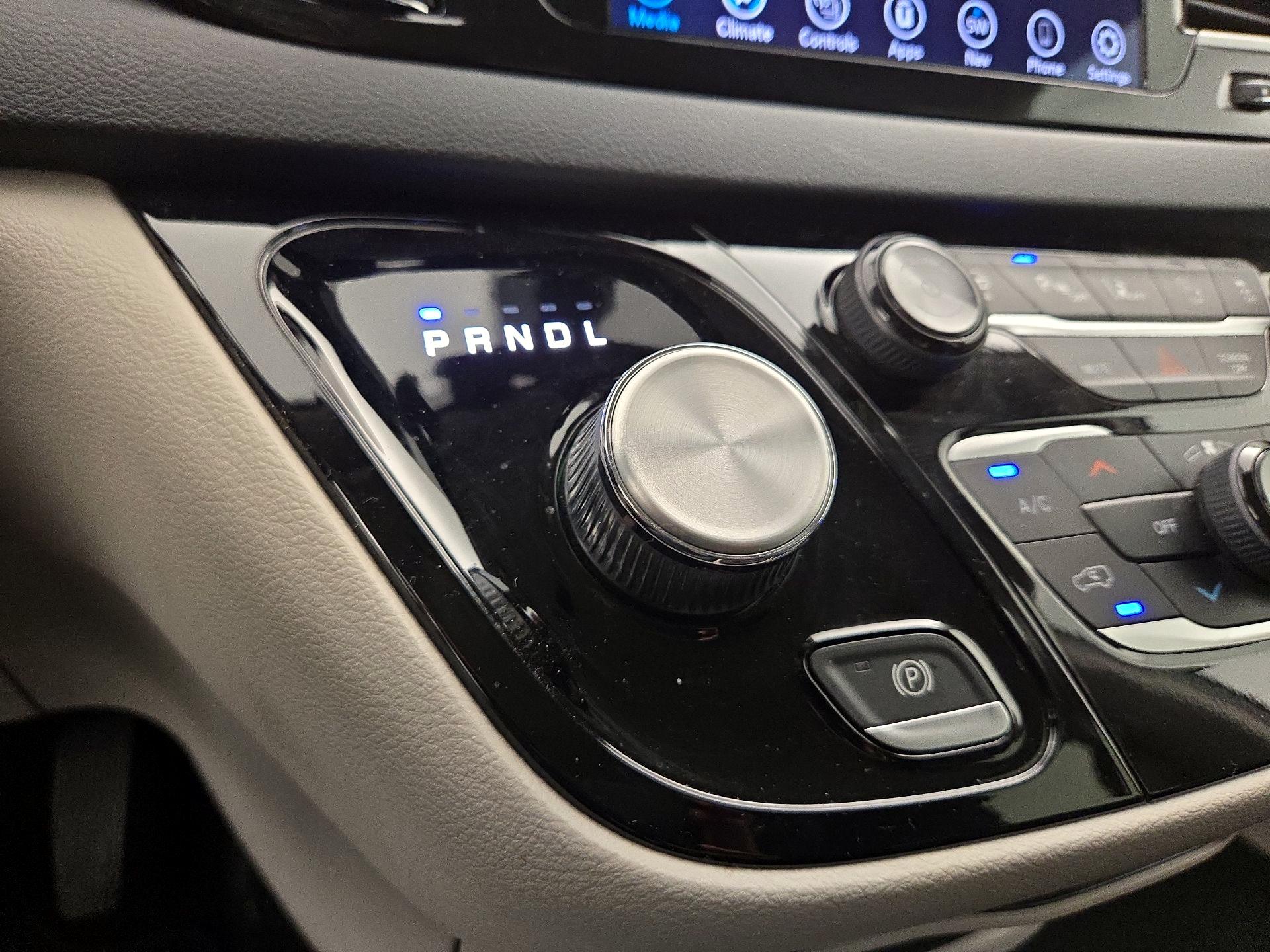 Thumbnail: 2020 Chrysler Pacifica - 18