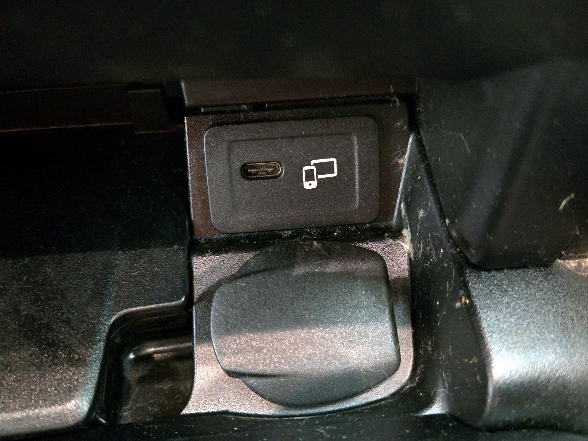 Thumbnail: 2022 Mercedes-Benz E-Class - 19