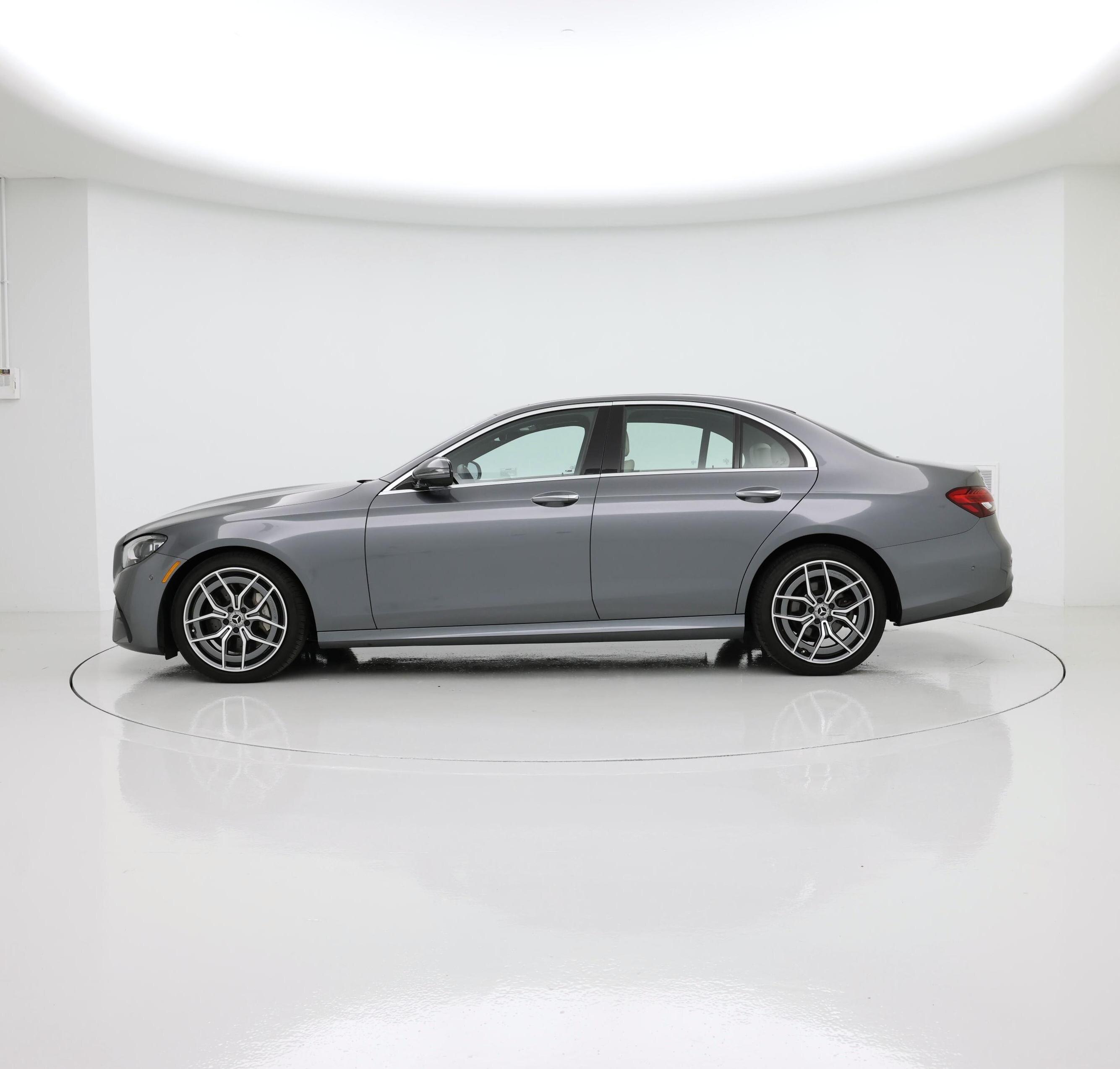 Thumbnail: 2022 Mercedes-Benz E-Class - 3