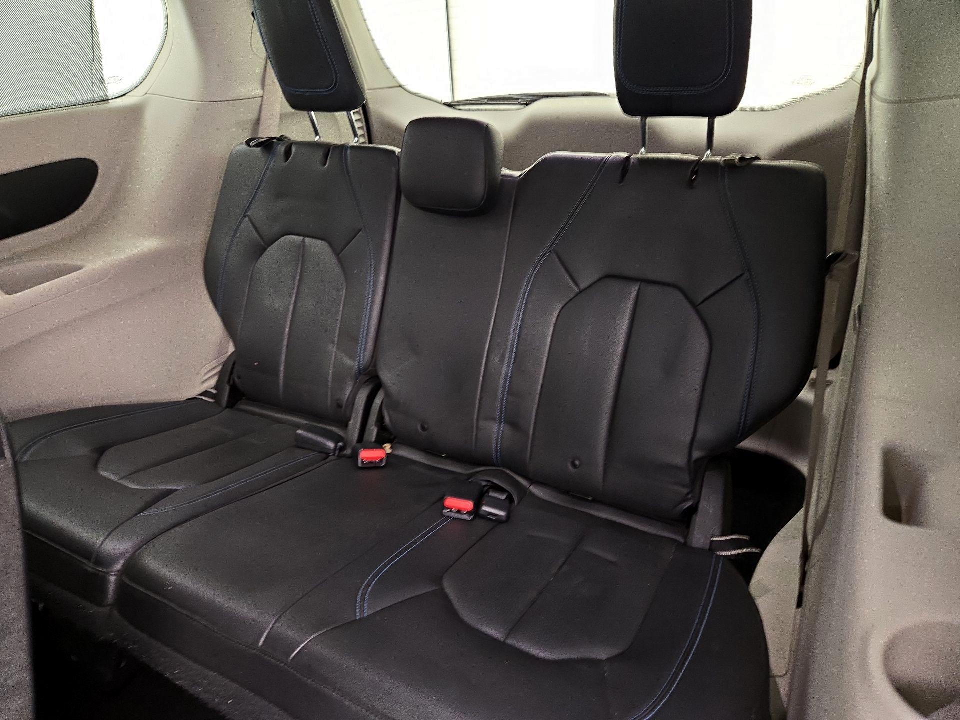 Thumbnail: 2021 Chrysler Pacifica - 20