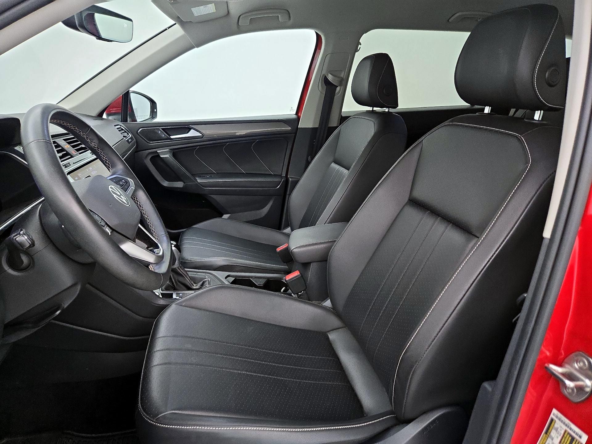 Thumbnail: 2022 Volkswagen Tiguan - 11