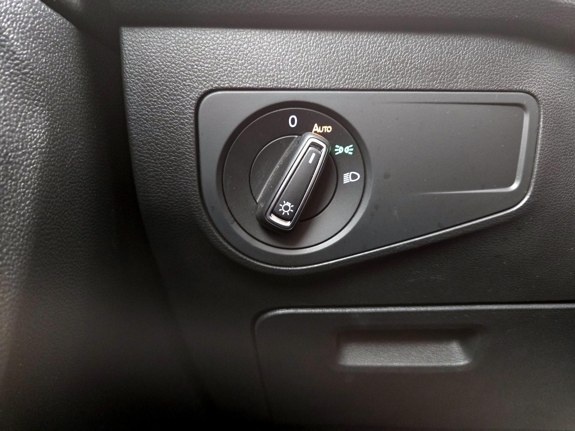 Thumbnail: 2022 Volkswagen Tiguan - 13