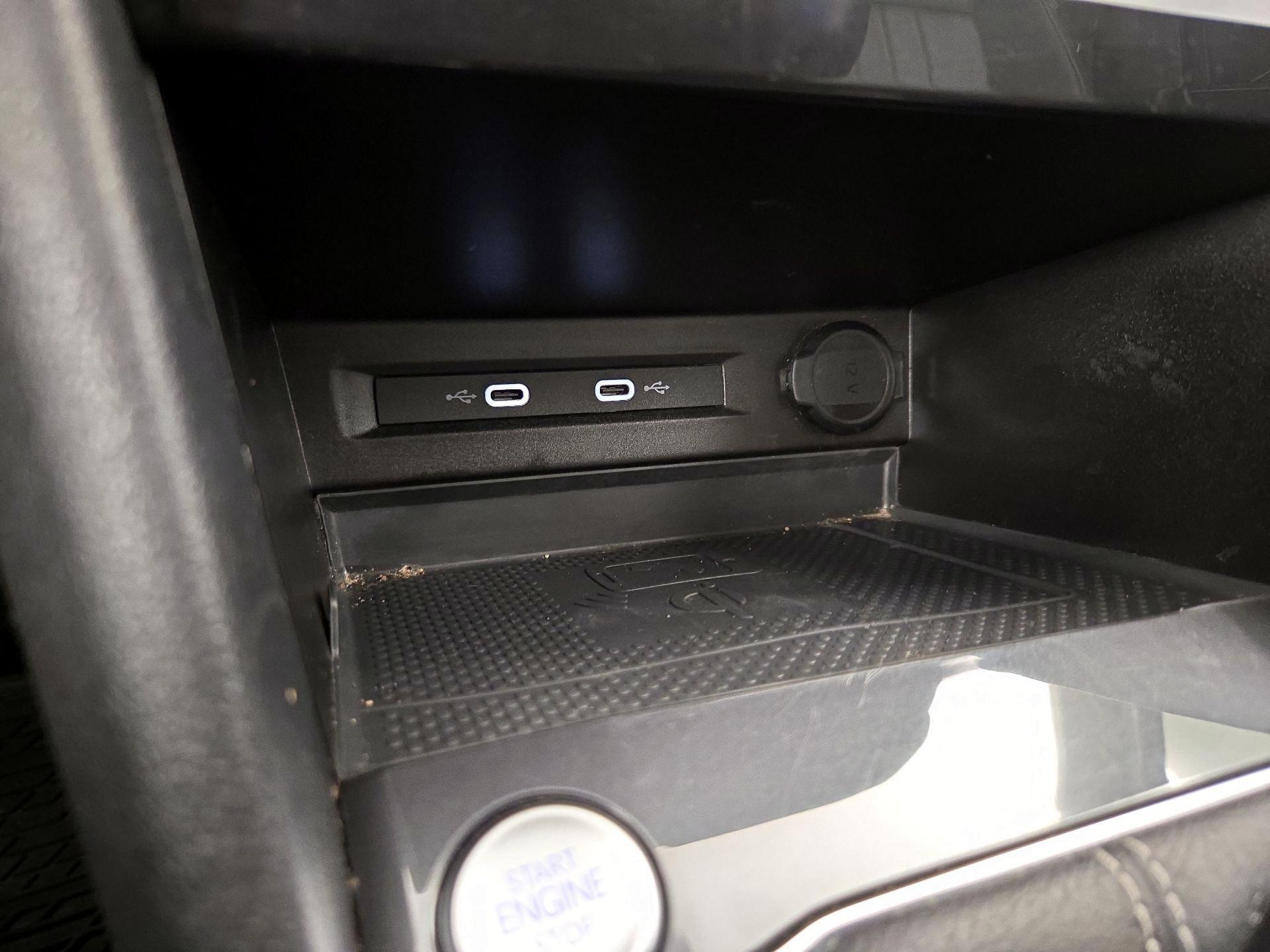 Thumbnail: 2022 Volkswagen Tiguan - 18