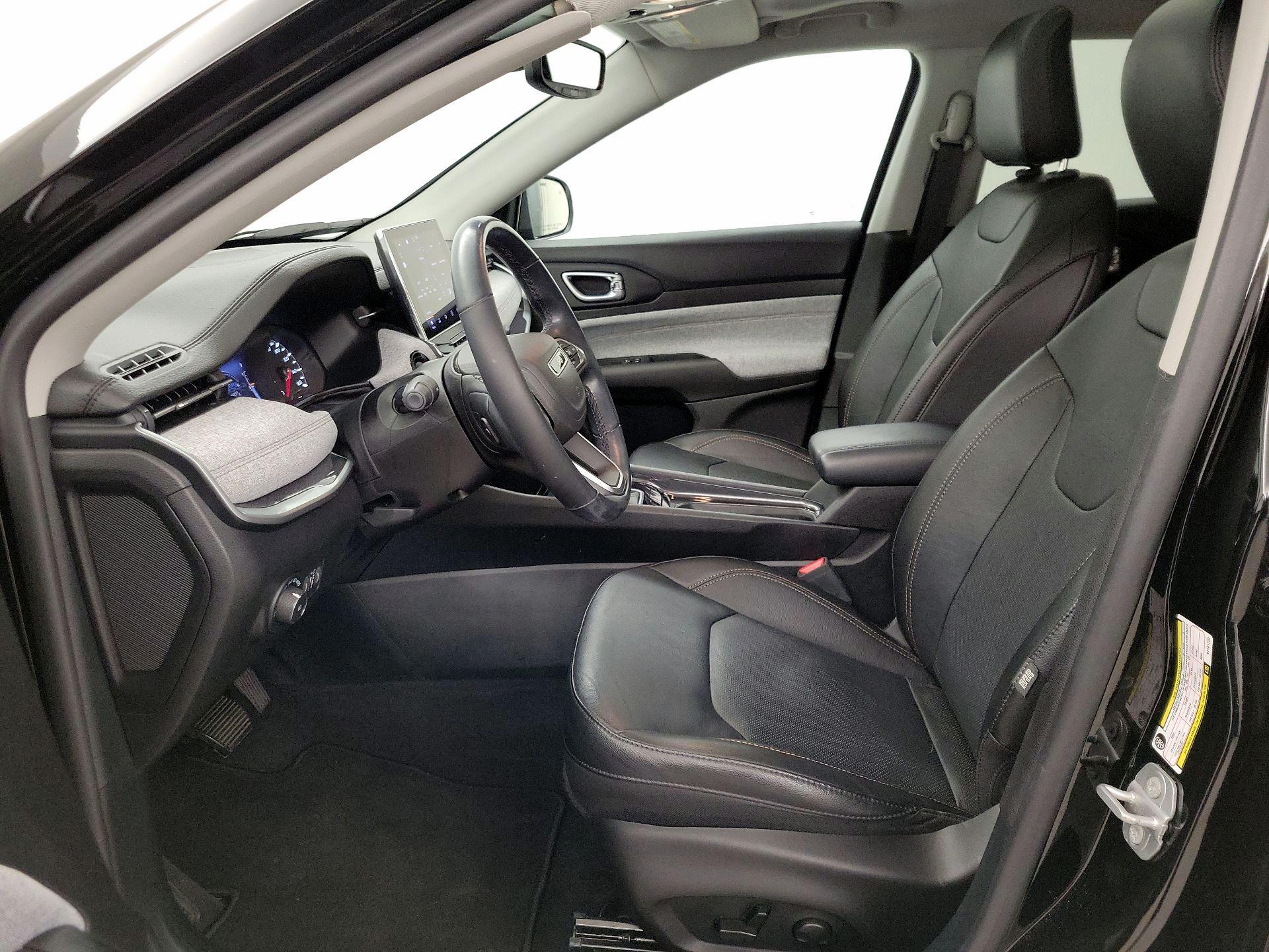 Thumbnail: 2022 Jeep Compass - 11