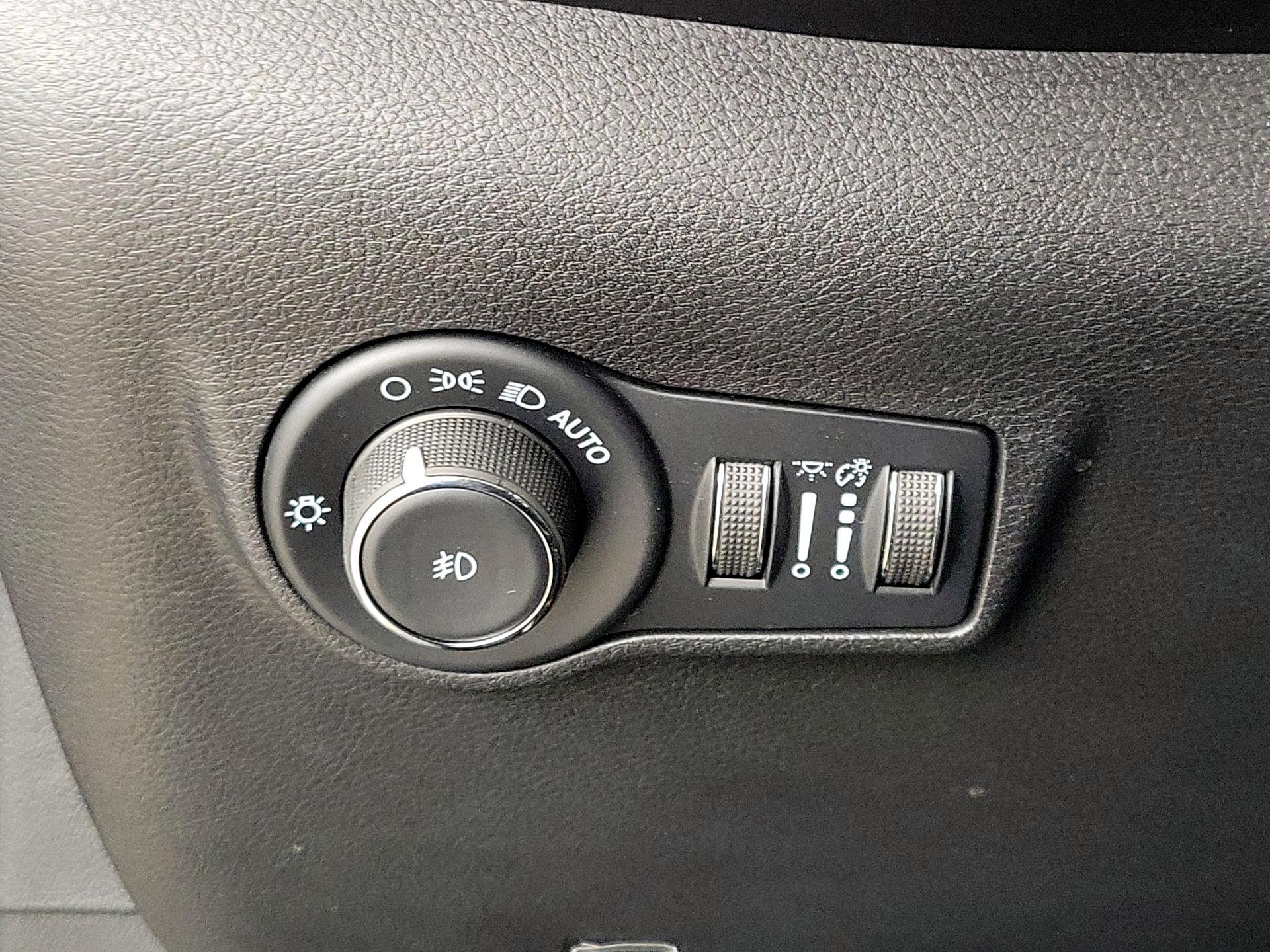 Thumbnail: 2022 Jeep Compass - 13