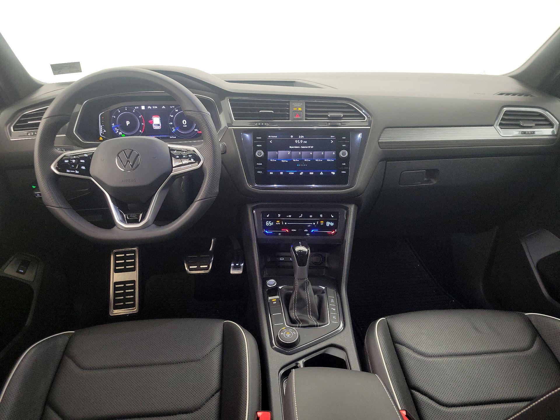 Thumbnail: 2022 Volkswagen Tiguan - 9