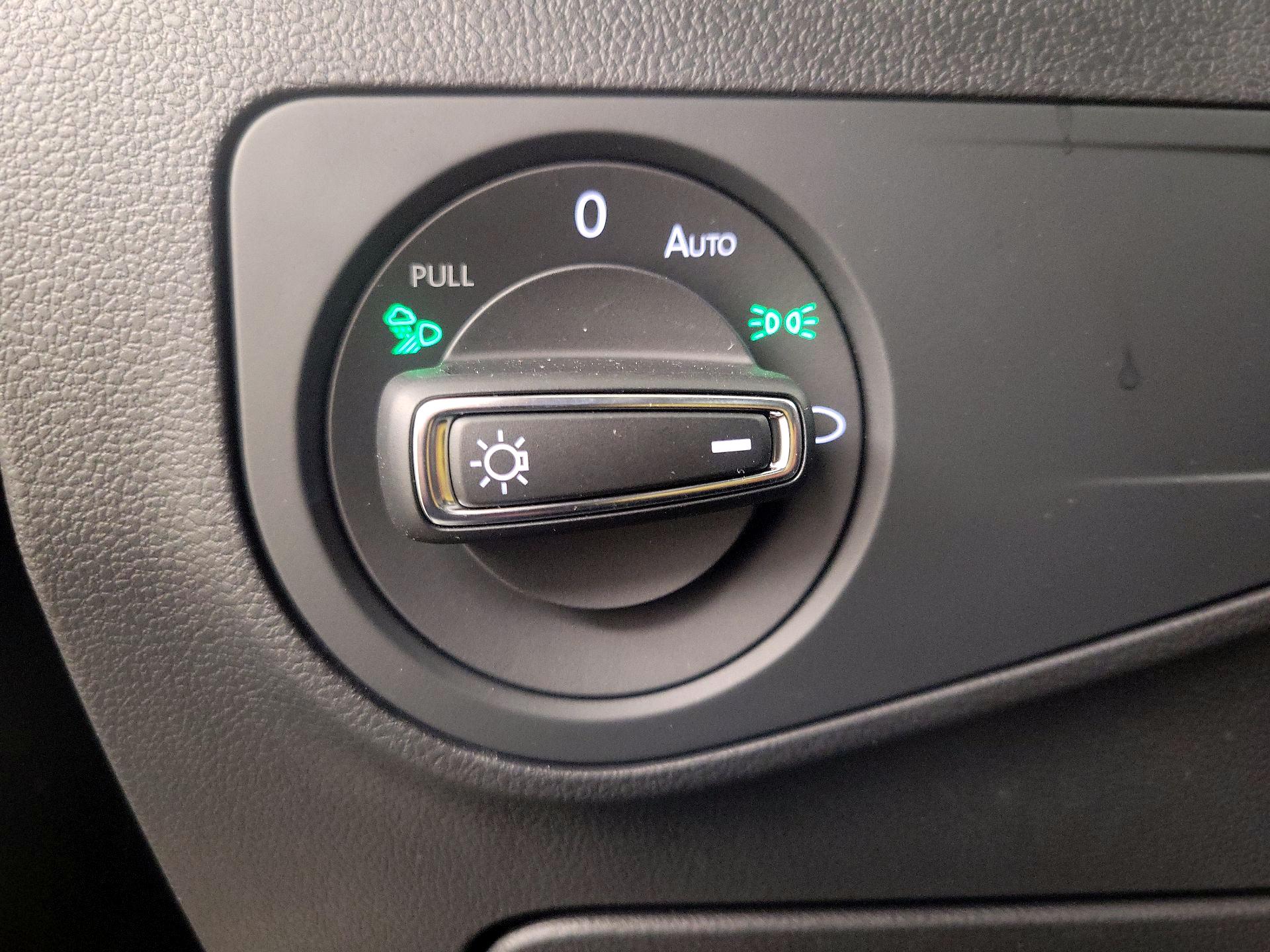 Thumbnail: 2022 Volkswagen Tiguan - 13