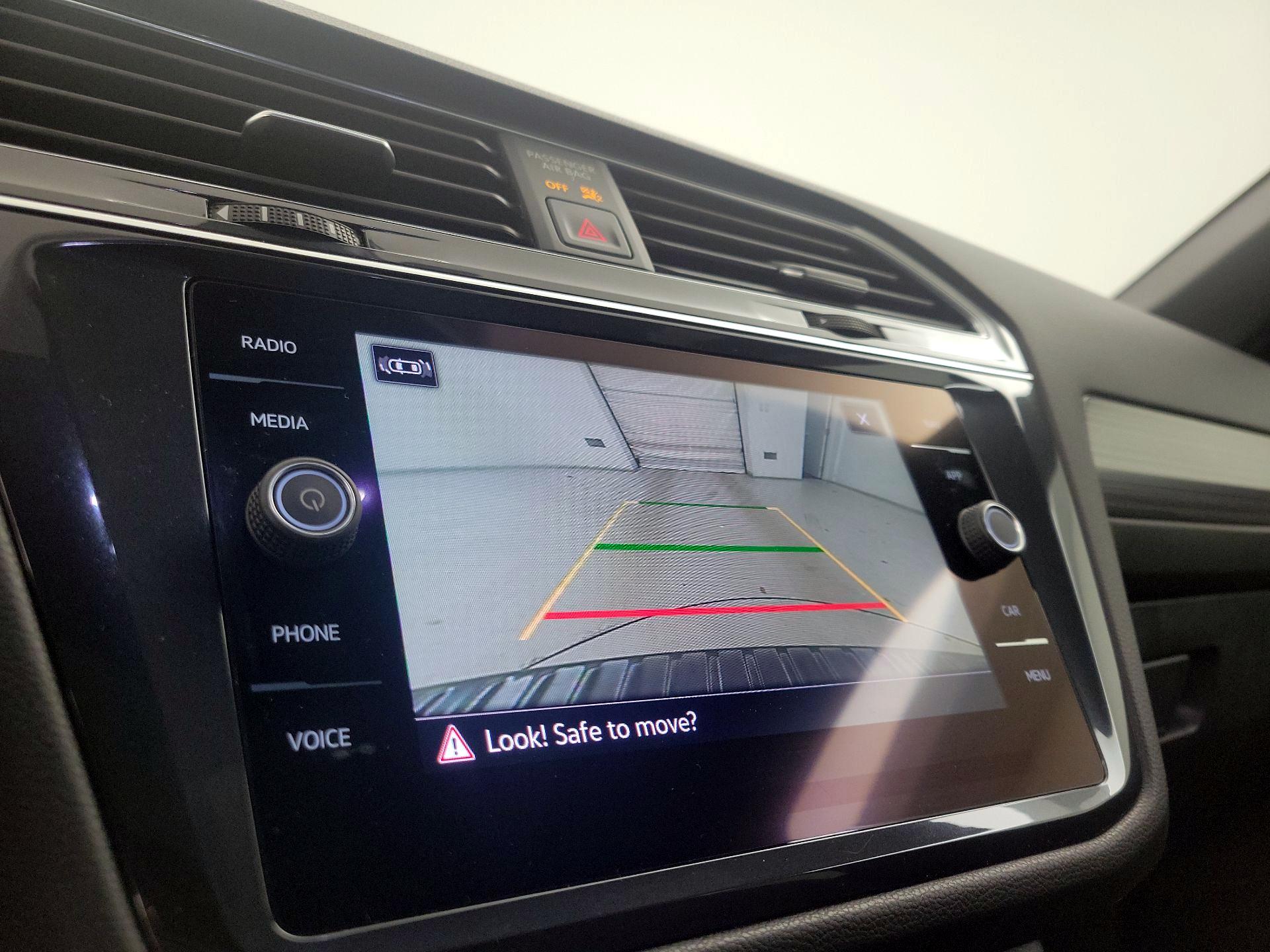 Thumbnail: 2022 Volkswagen Tiguan - 15