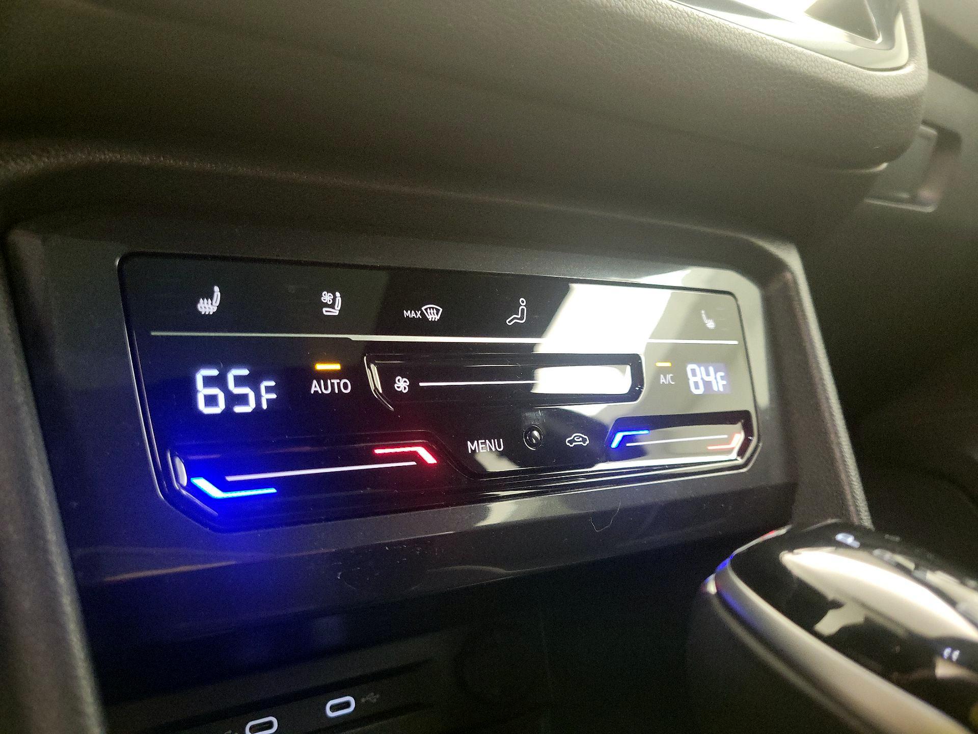 Thumbnail: 2022 Volkswagen Tiguan - 17