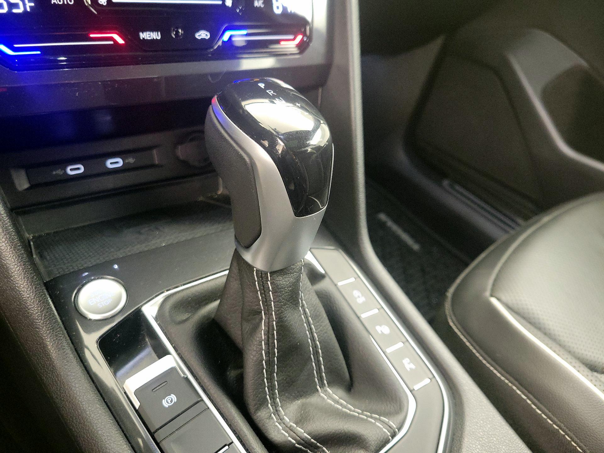 Thumbnail: 2022 Volkswagen Tiguan - 18