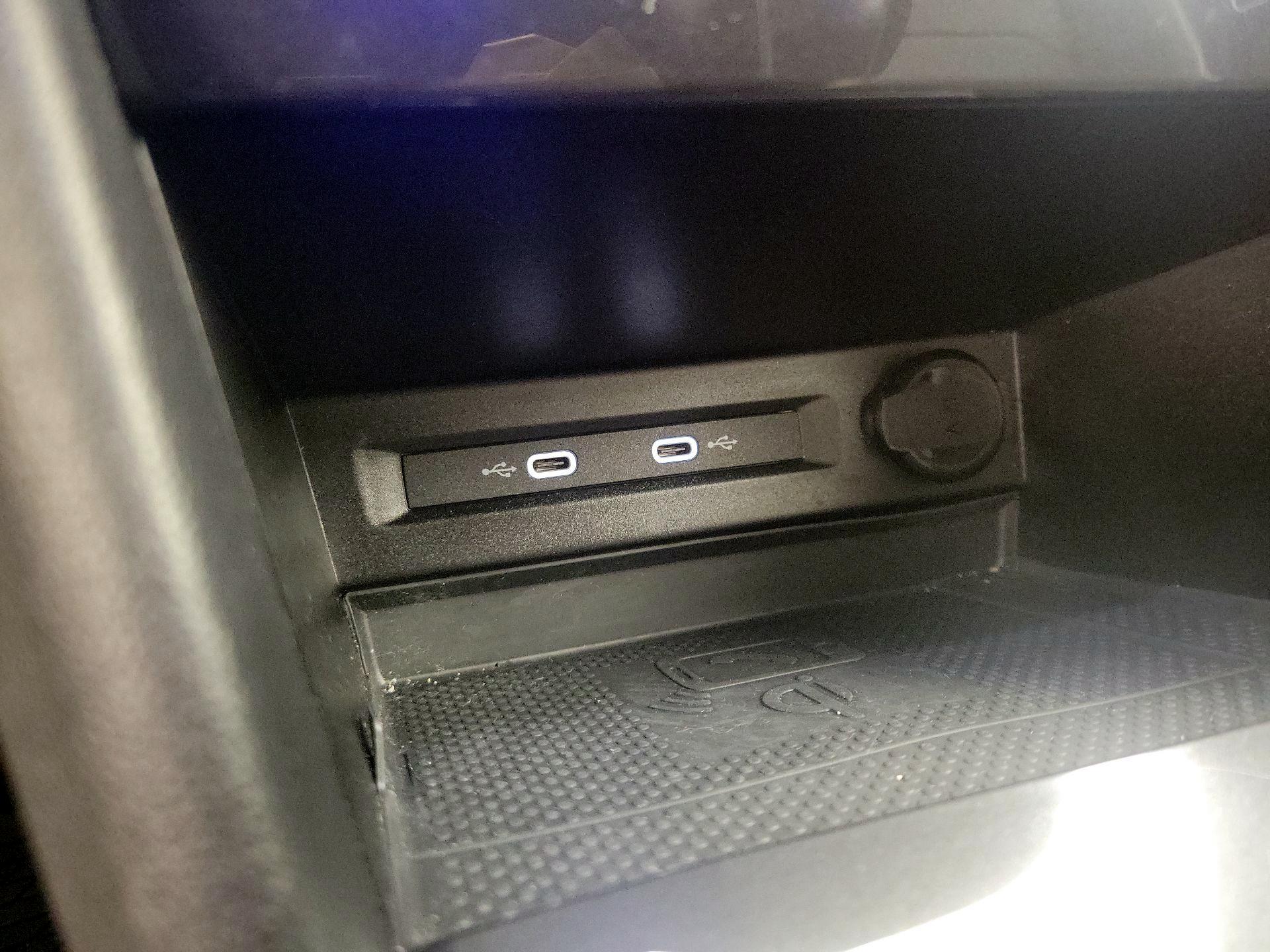 Thumbnail: 2022 Volkswagen Tiguan - 19