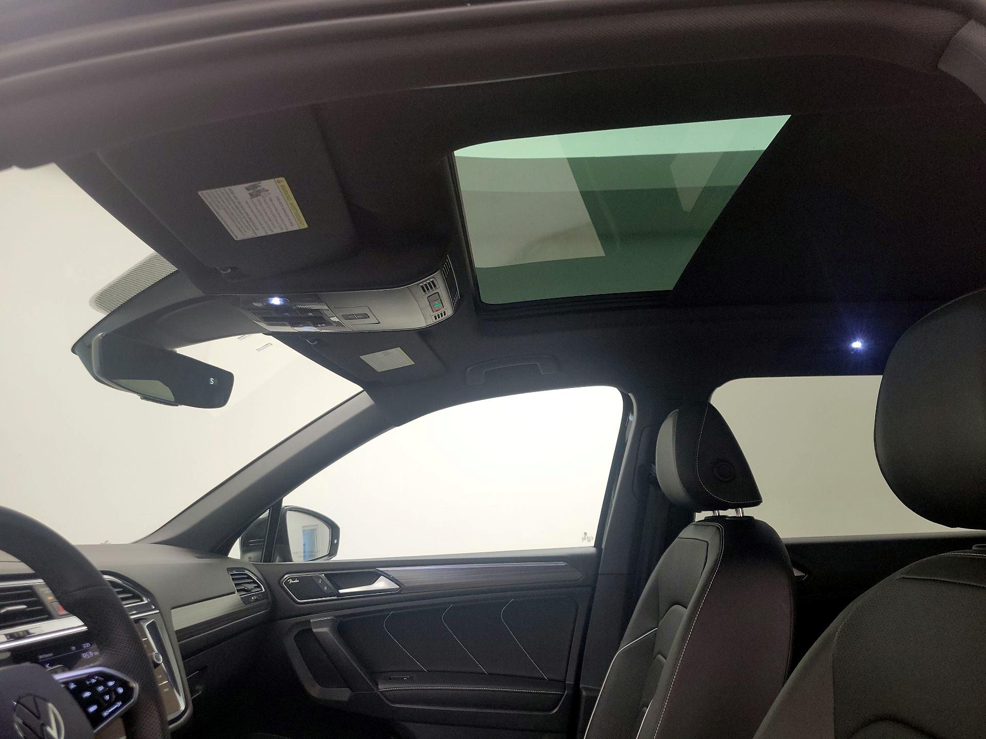 Thumbnail: 2022 Volkswagen Tiguan - 20