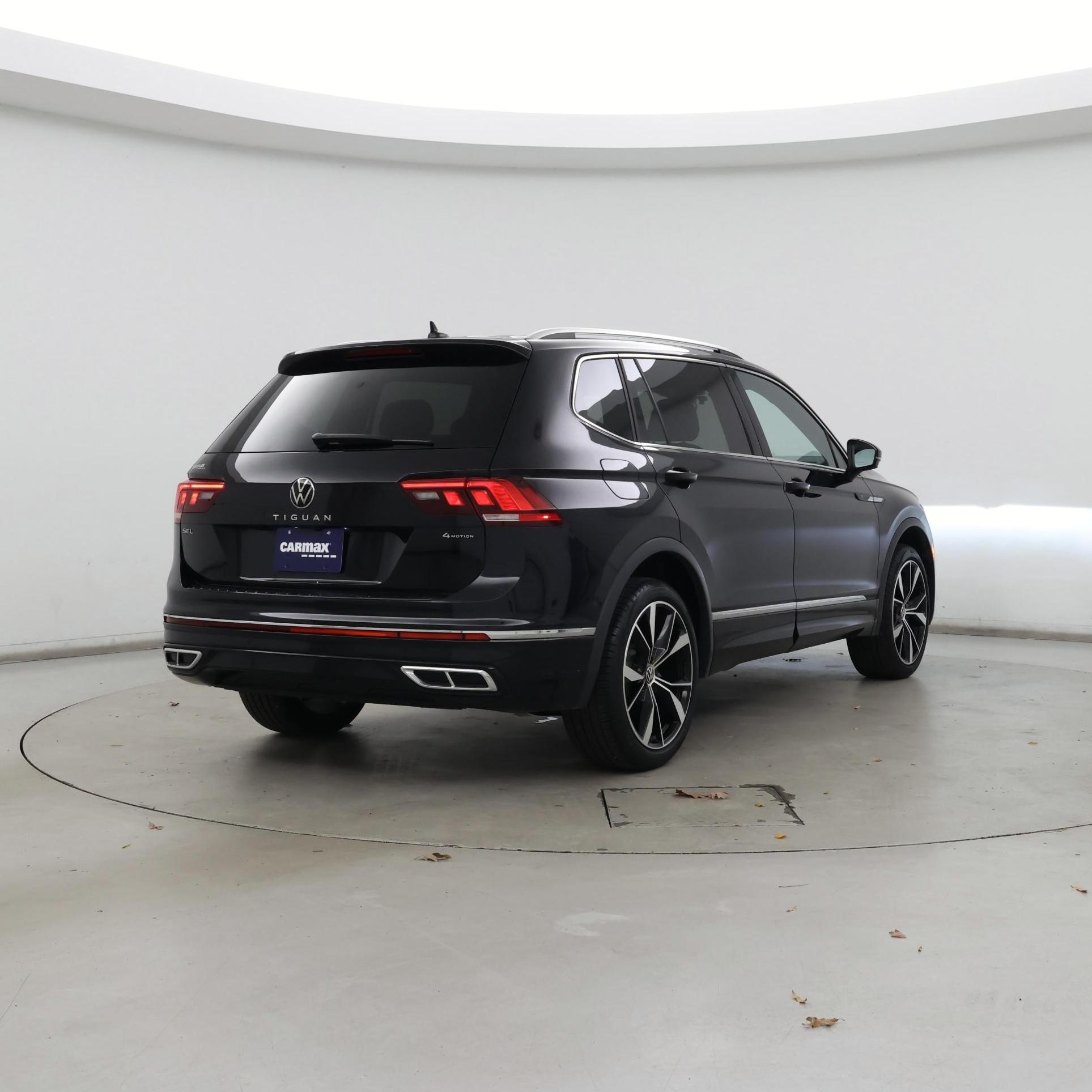 Thumbnail: 2022 Volkswagen Tiguan - 8