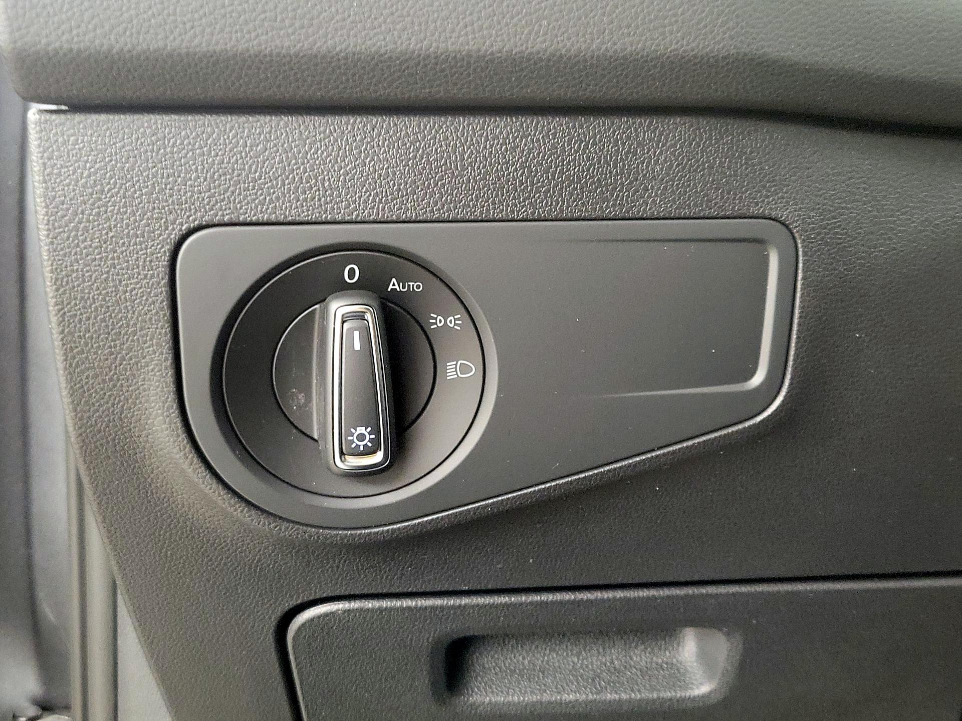 Thumbnail: 2022 Volkswagen Tiguan - 13