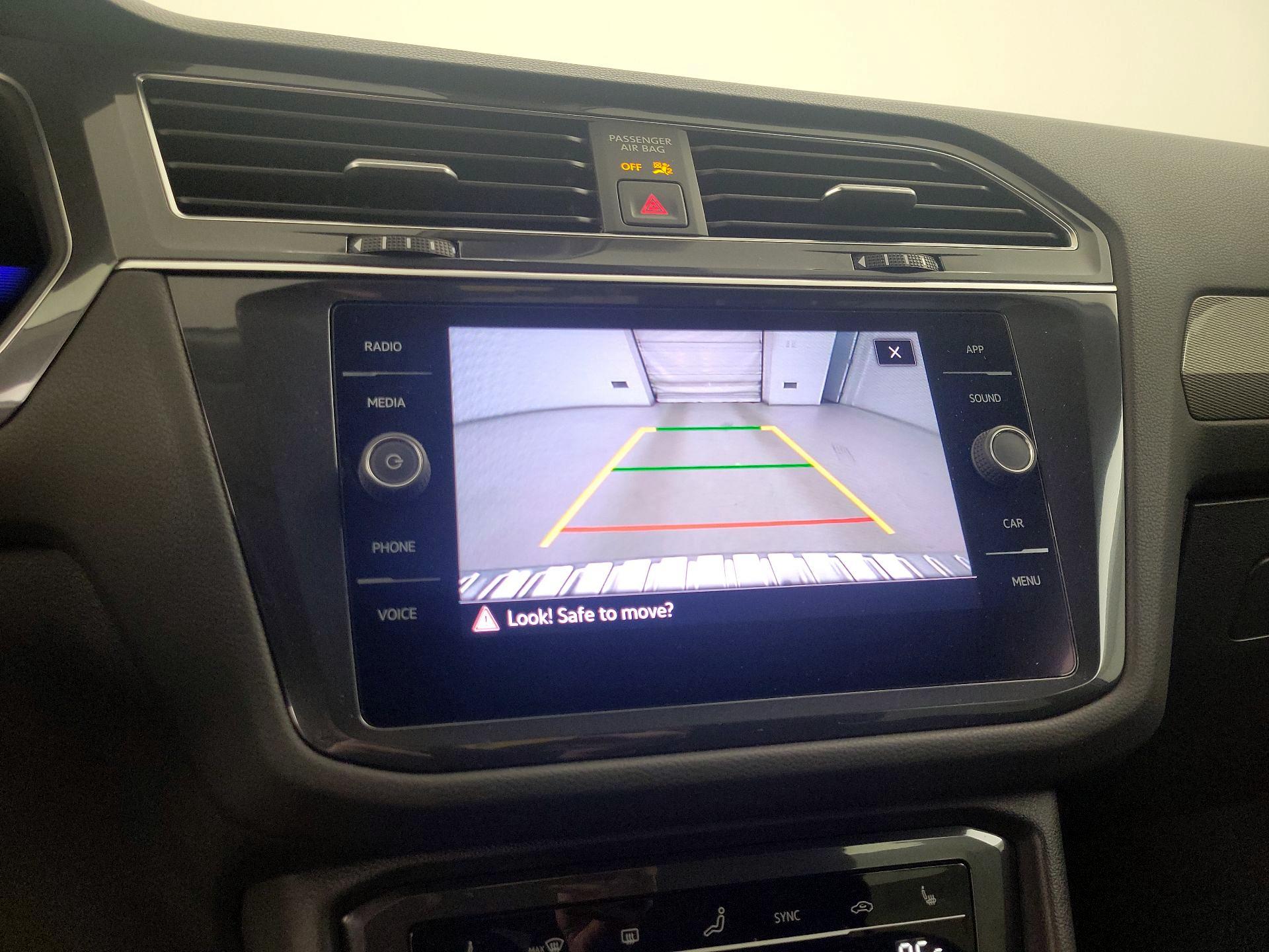 Thumbnail: 2022 Volkswagen Tiguan - 14