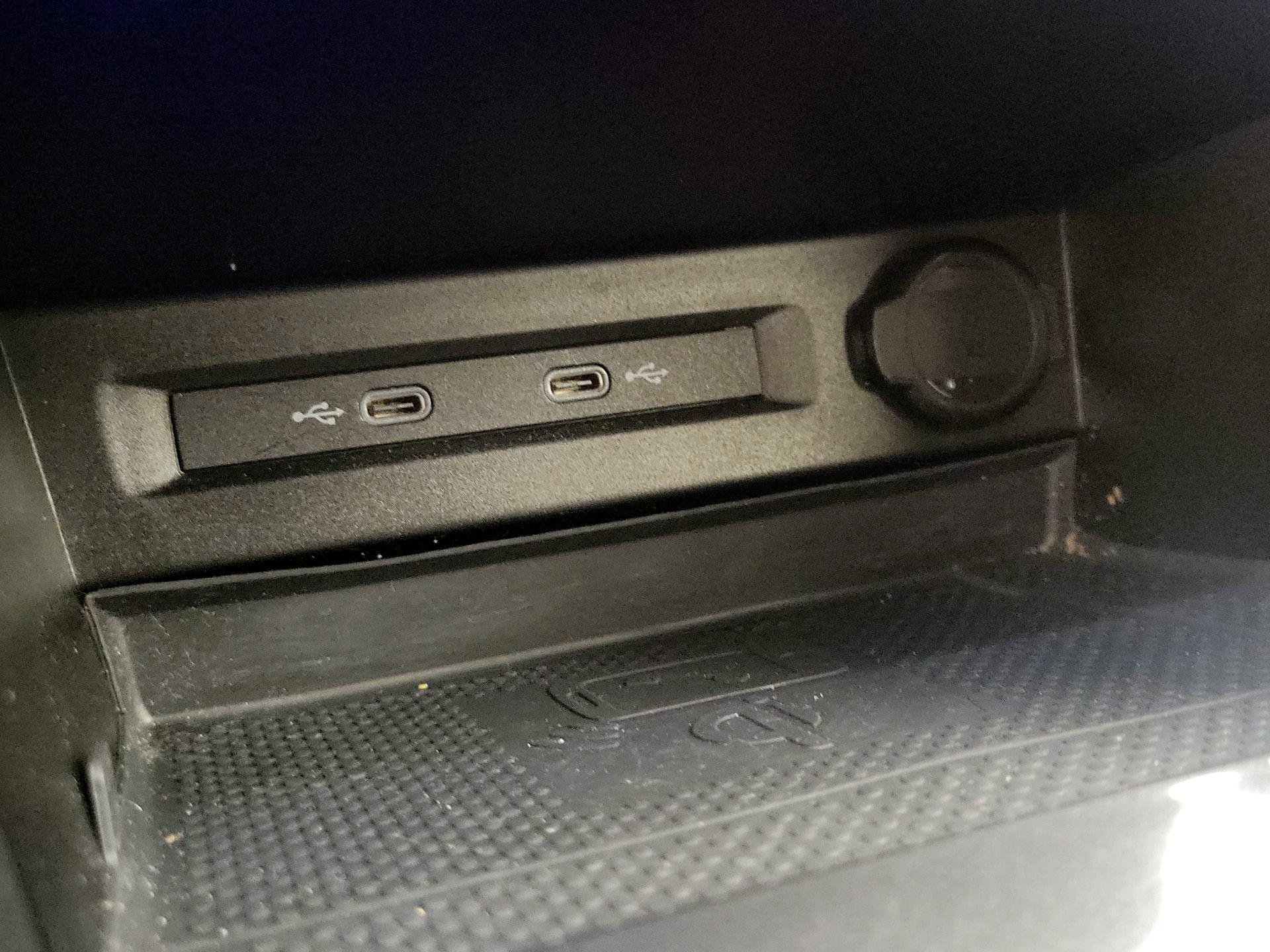 Thumbnail: 2022 Volkswagen Tiguan - 18