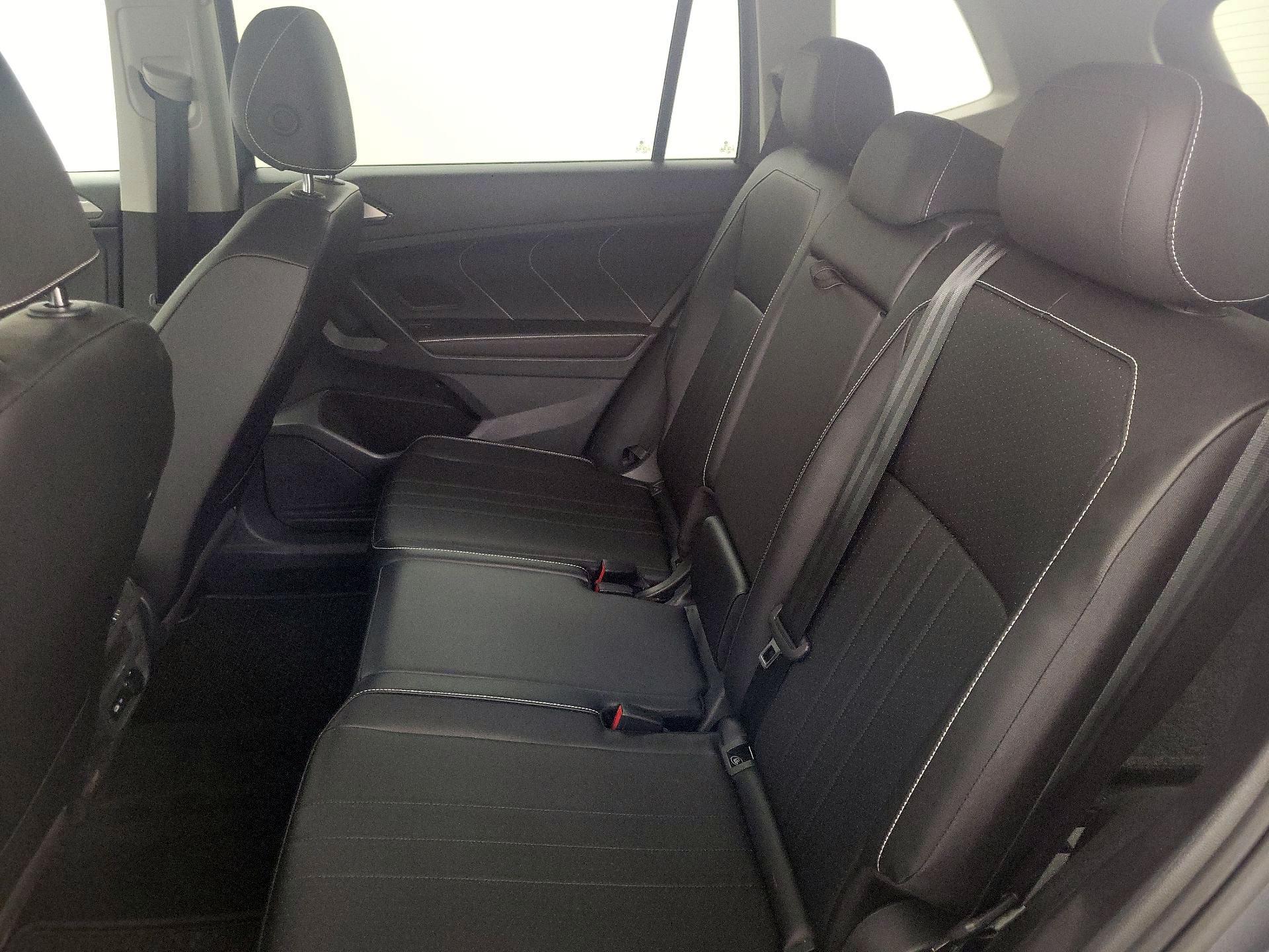 Thumbnail: 2022 Volkswagen Tiguan - 19