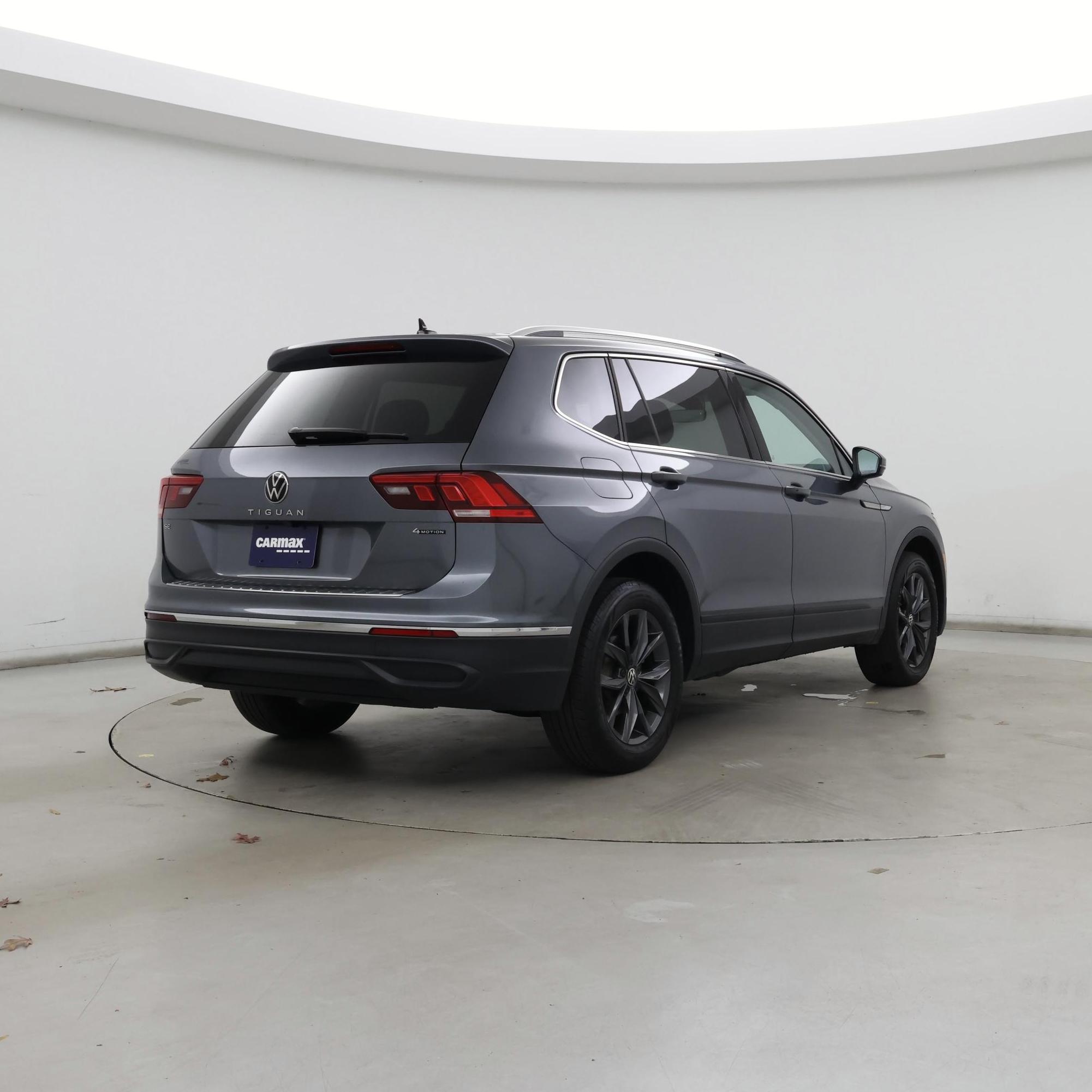 Thumbnail: 2022 Volkswagen Tiguan - 8