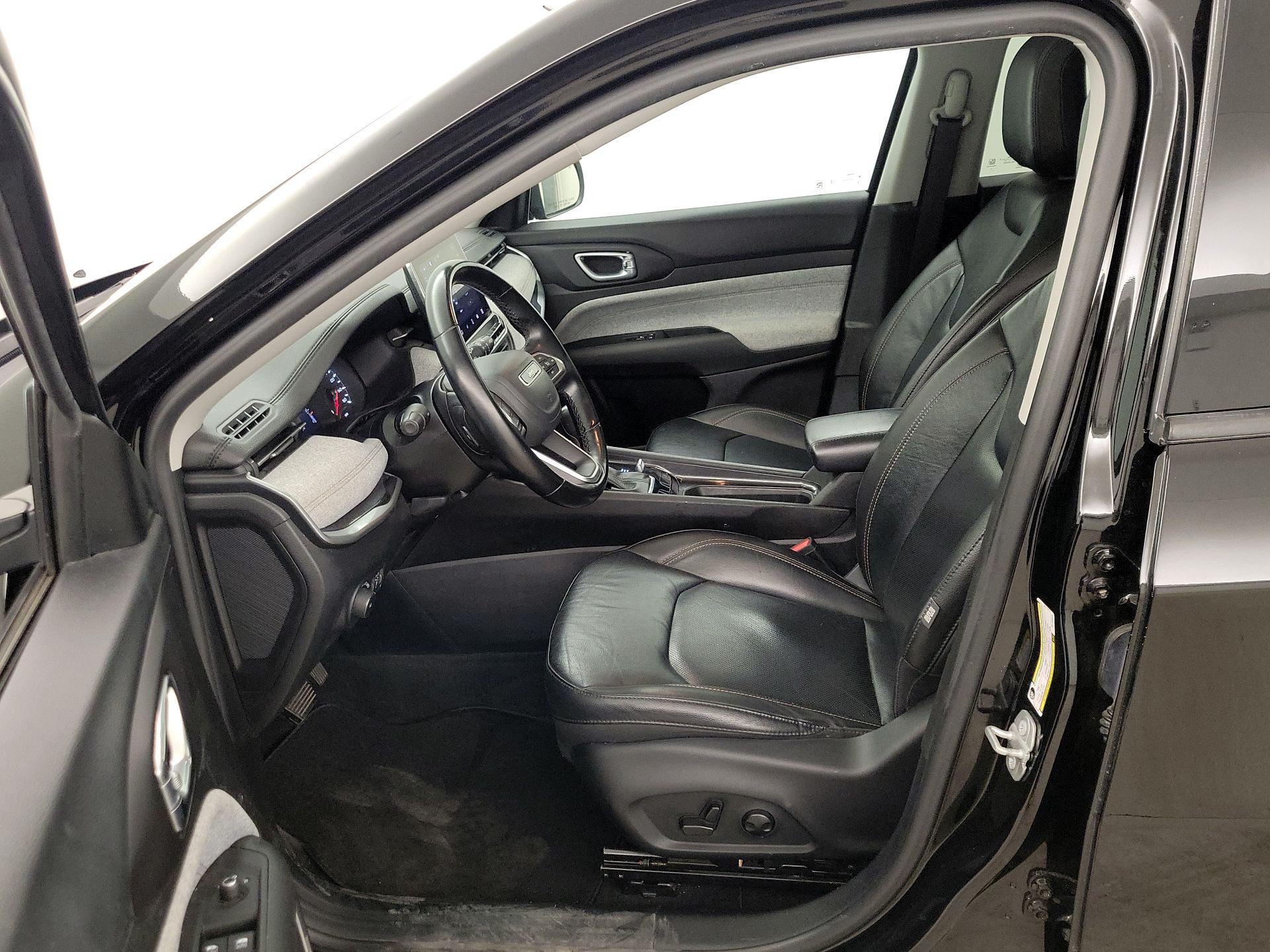 Thumbnail: 2022 Jeep Compass - 11