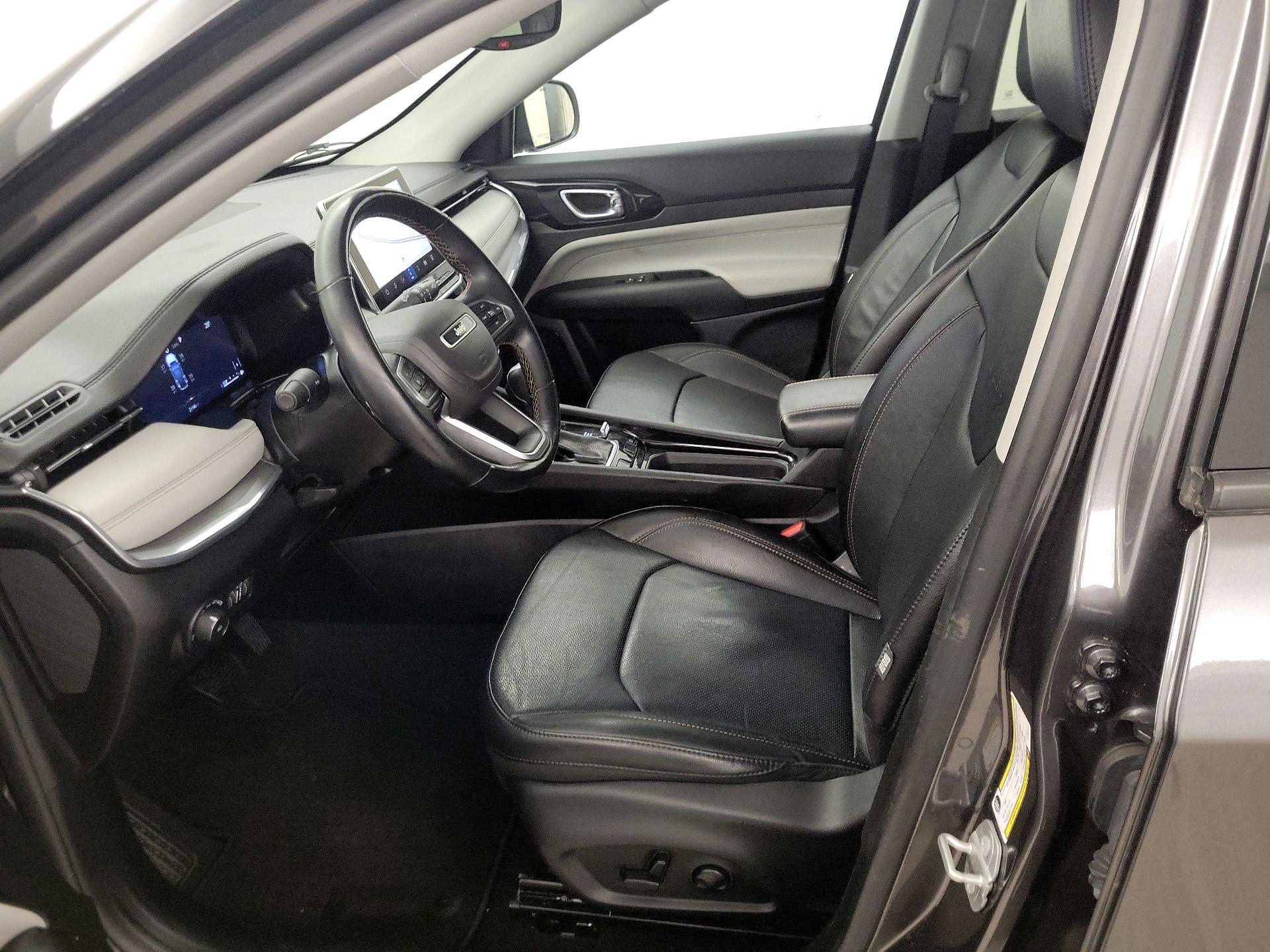 Thumbnail: 2022 Jeep Compass - 11