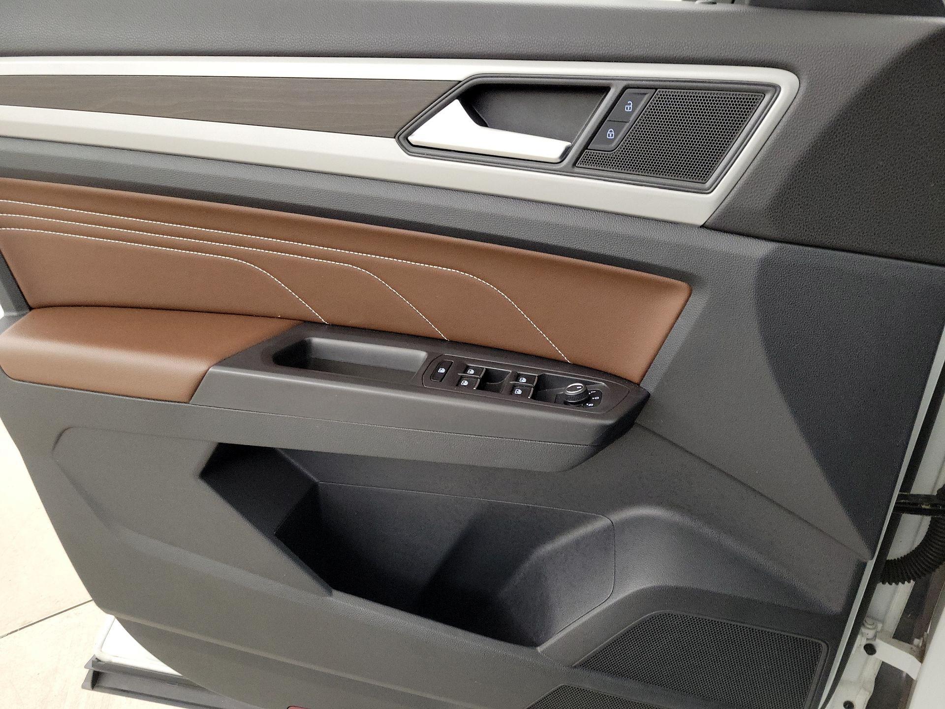 Thumbnail: 2022 Volkswagen Atlas - 12