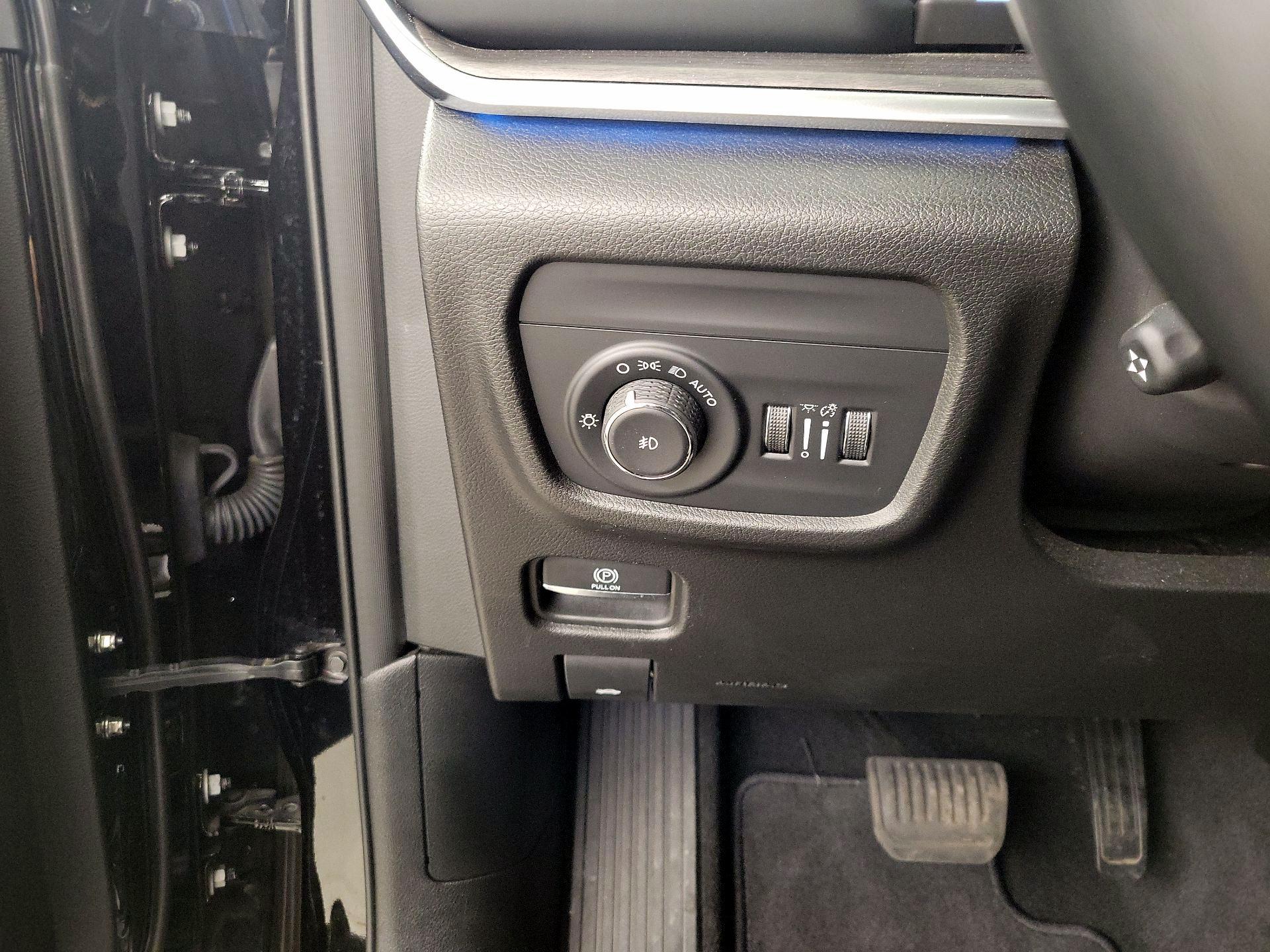 Thumbnail: 2022 Jeep Grand Cherokee - 13