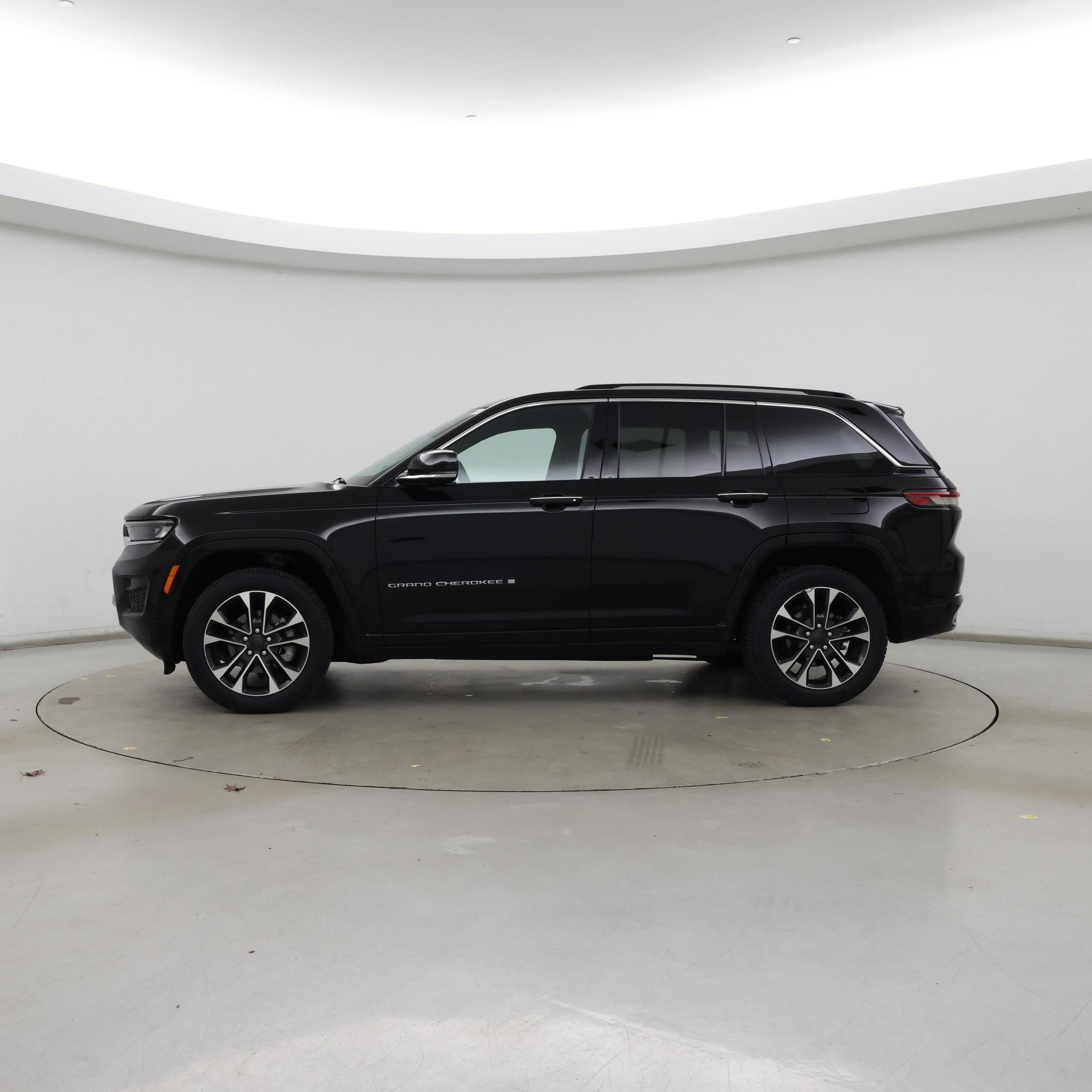 Thumbnail: 2022 Jeep Grand Cherokee - 3