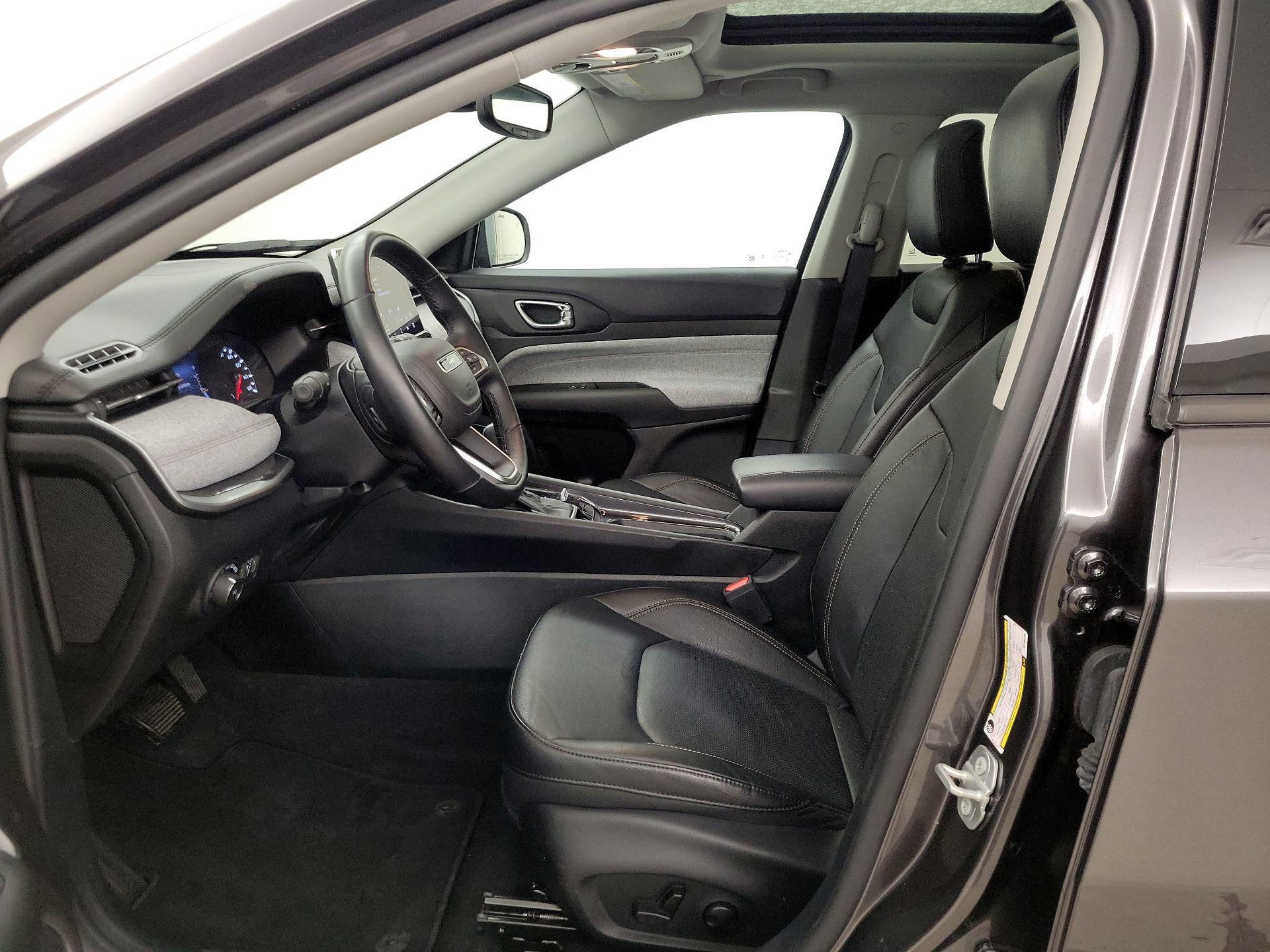 Thumbnail: 2022 Jeep Compass - 11