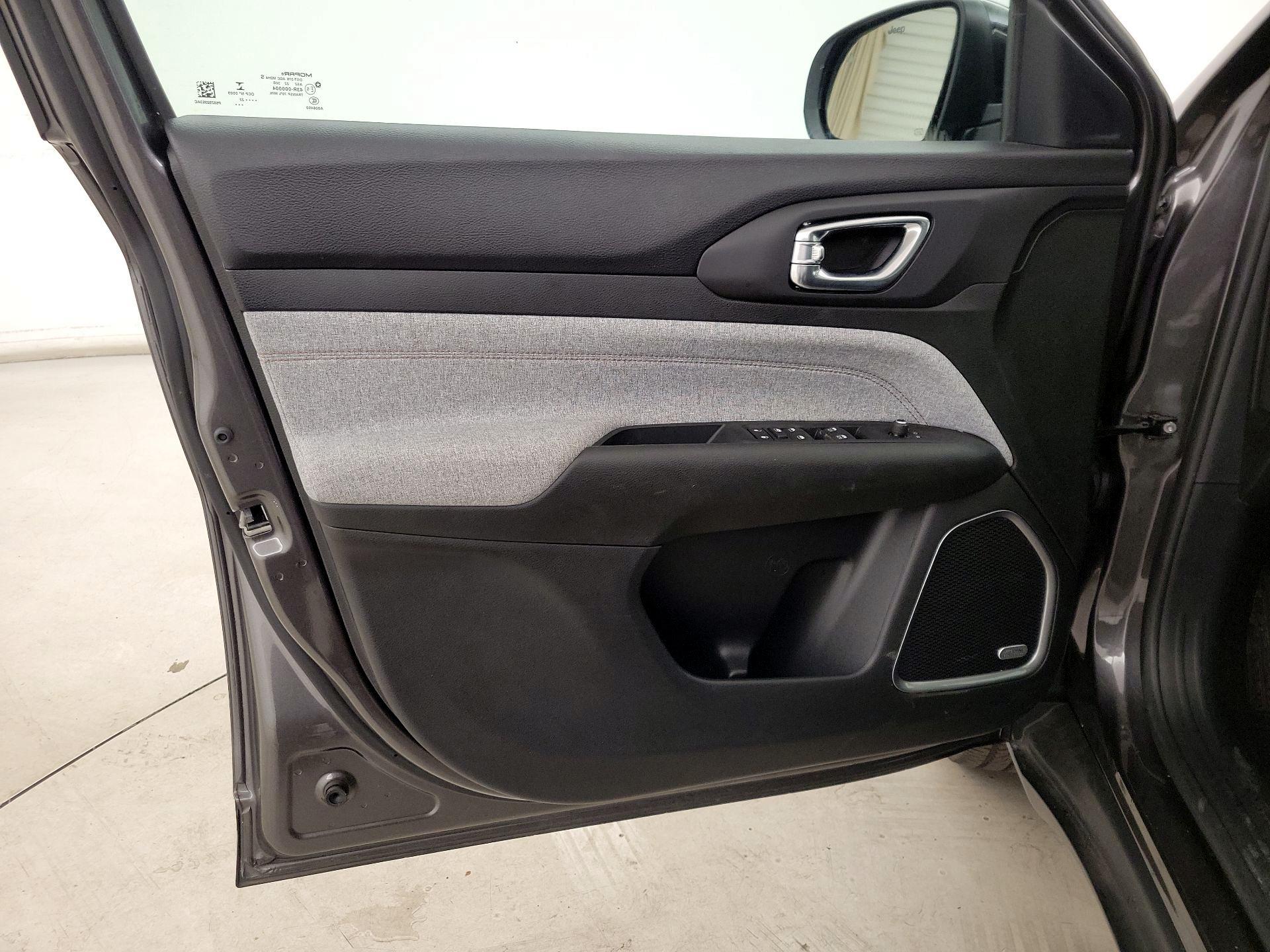 Thumbnail: 2022 Jeep Compass - 12