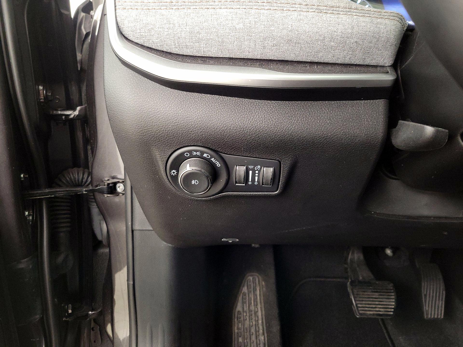 Thumbnail: 2022 Jeep Compass - 13