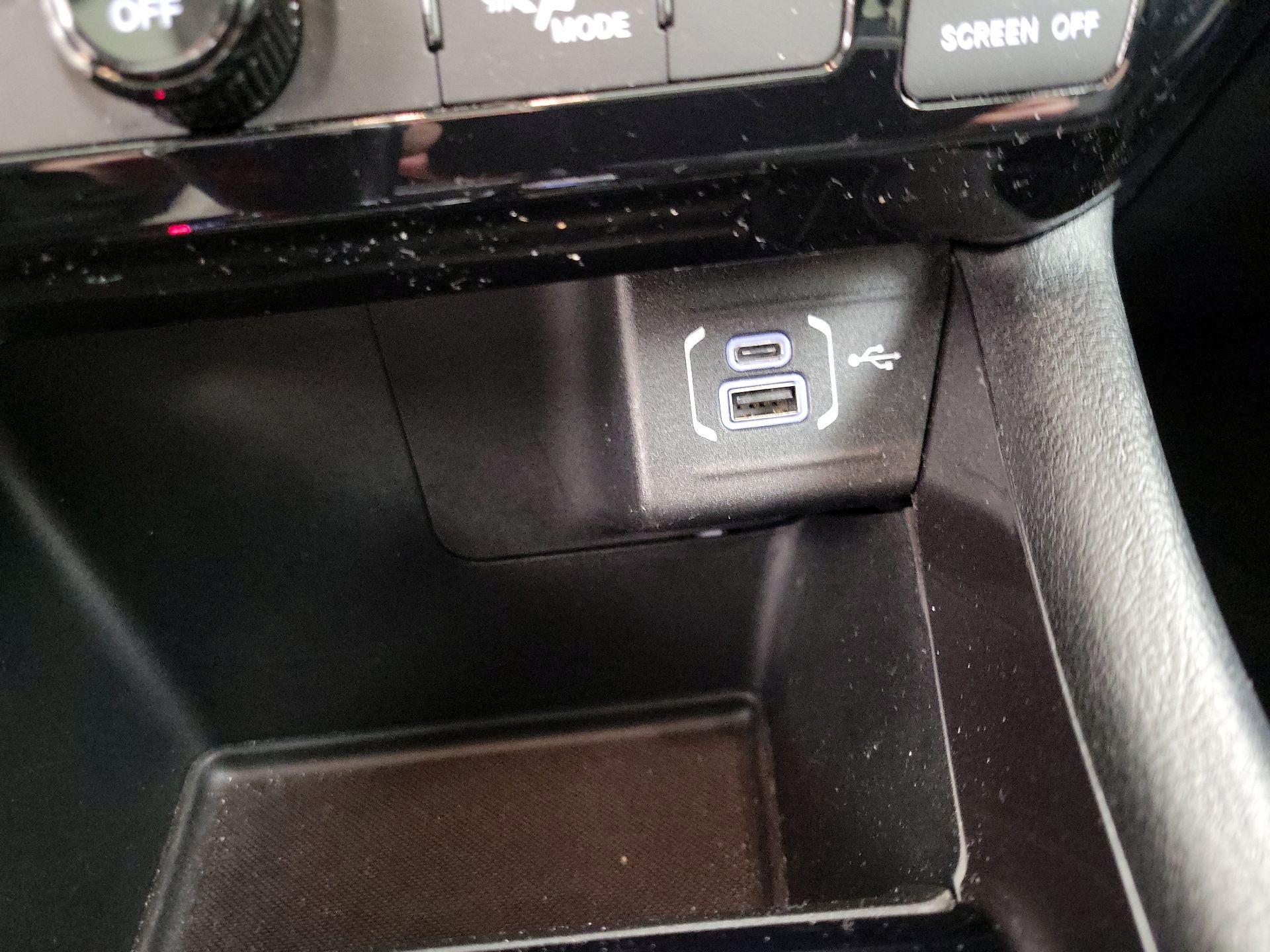 Thumbnail: 2022 Jeep Compass - 18