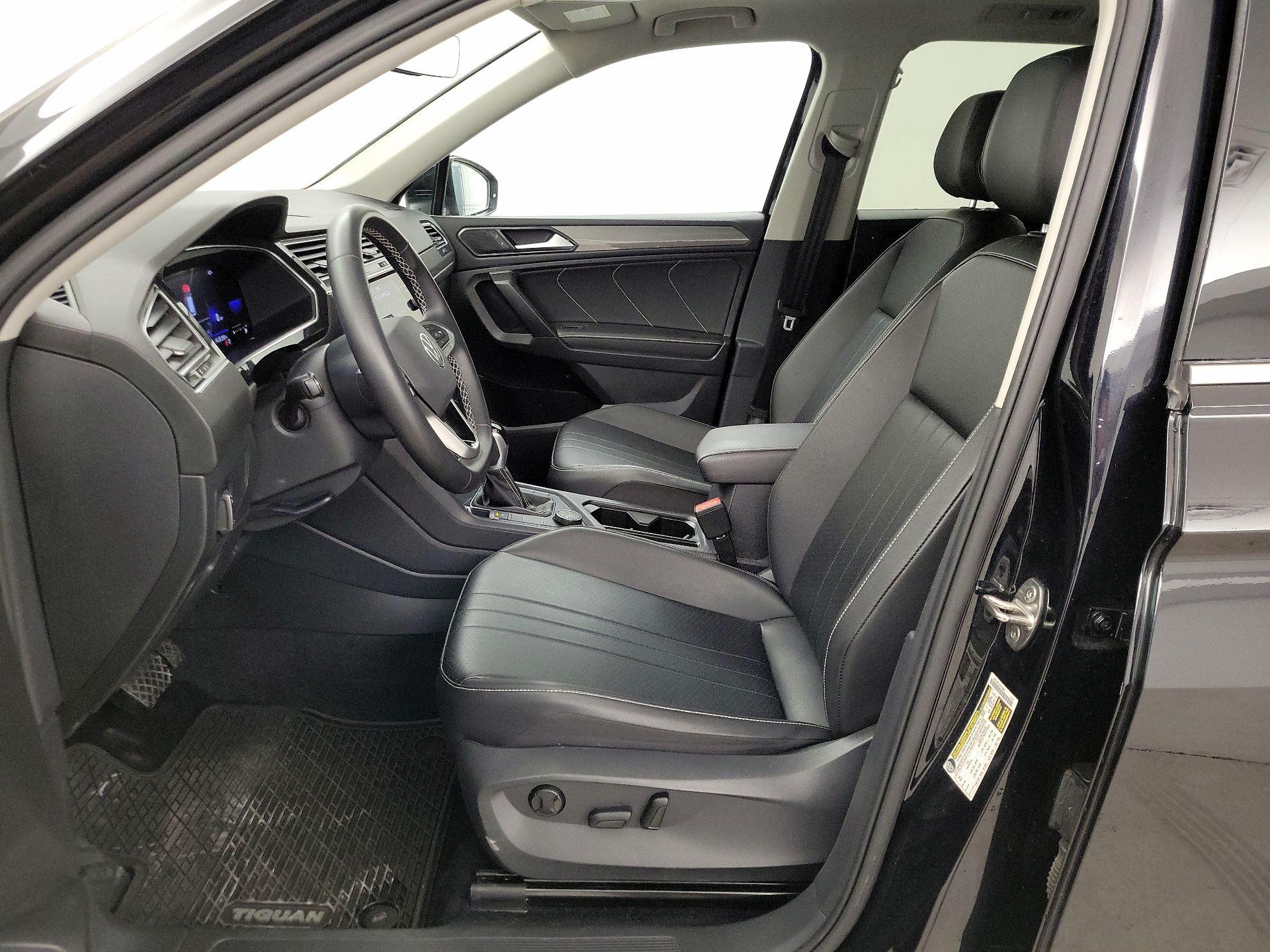 Thumbnail: 2022 Volkswagen Tiguan - 11