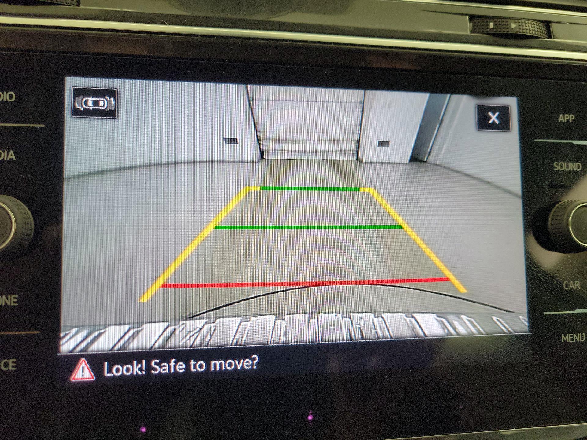 Thumbnail: 2022 Volkswagen Tiguan - 14