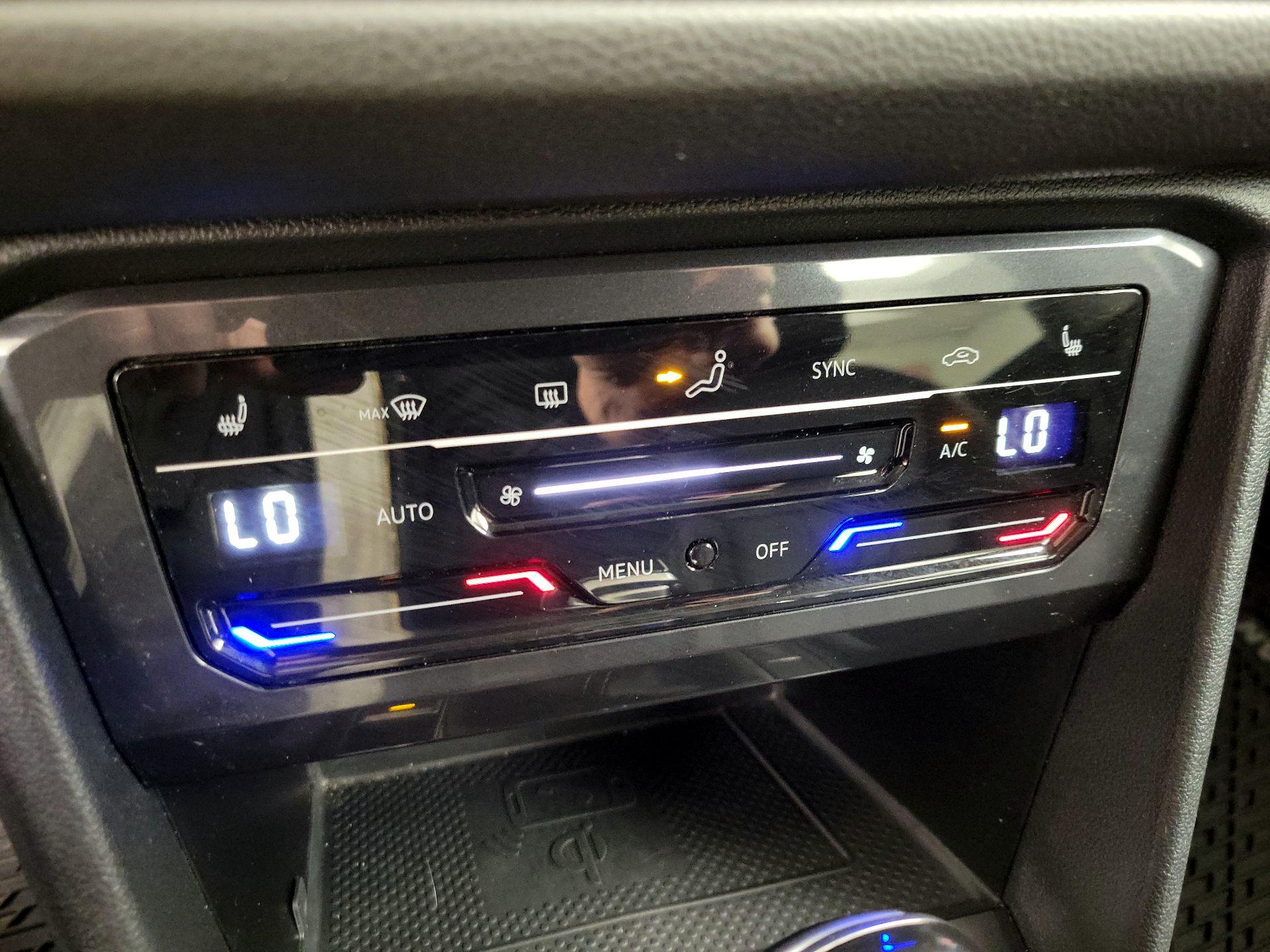 Thumbnail: 2022 Volkswagen Tiguan - 16