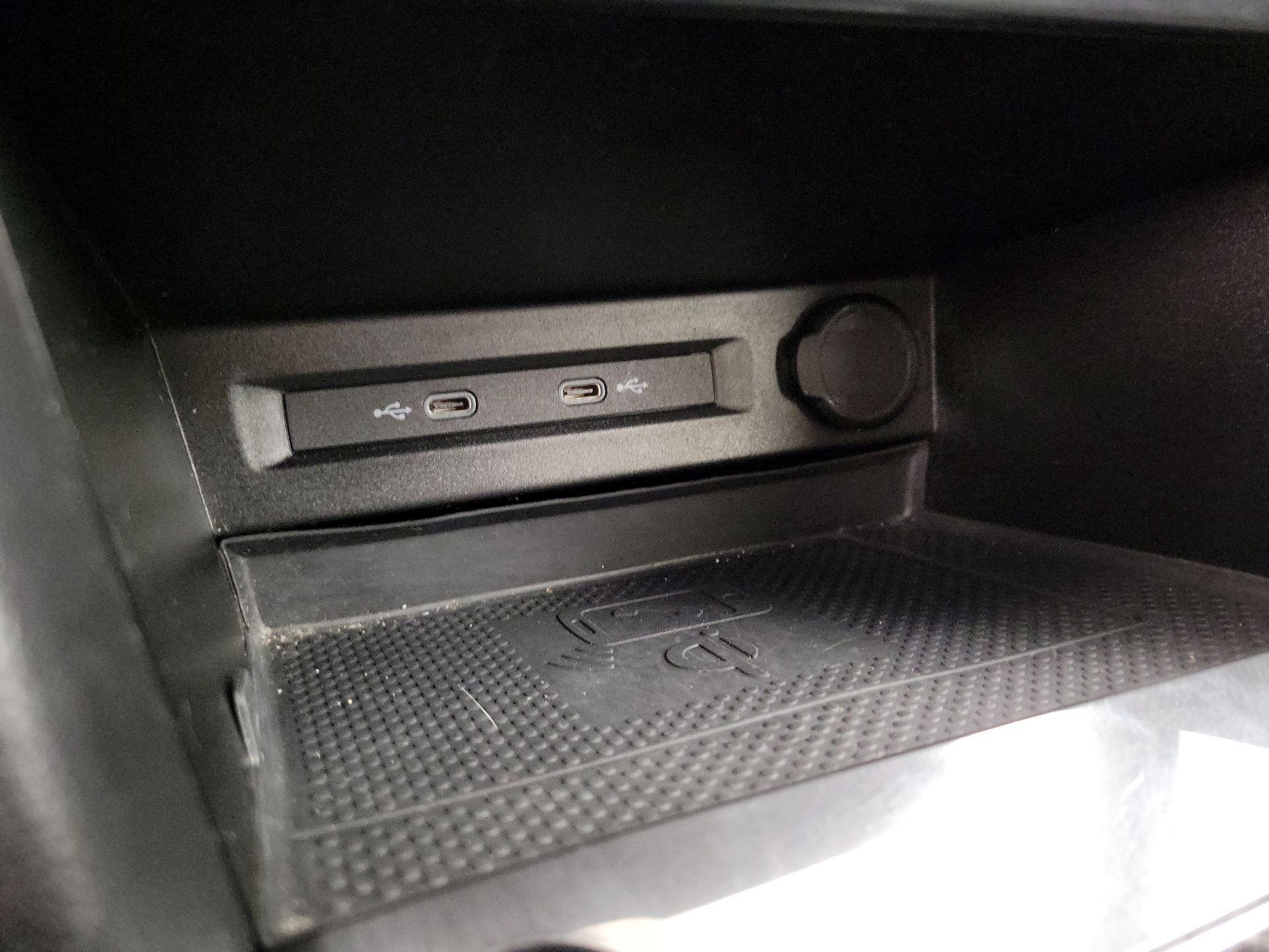 Thumbnail: 2022 Volkswagen Tiguan - 18