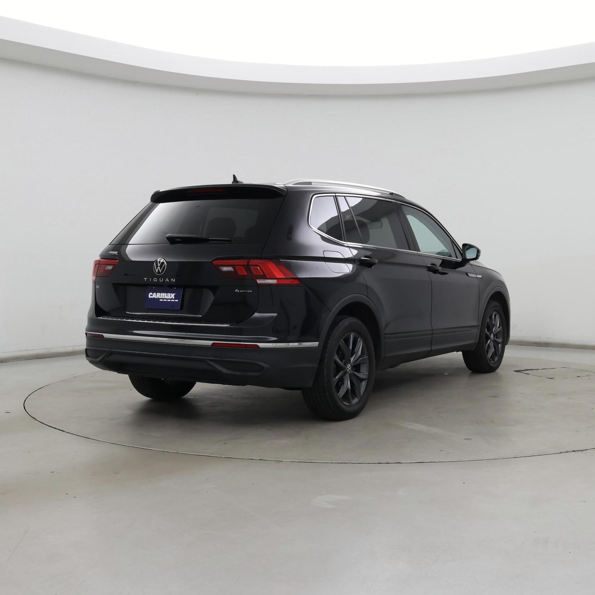 Thumbnail: 2022 Volkswagen Tiguan - 8