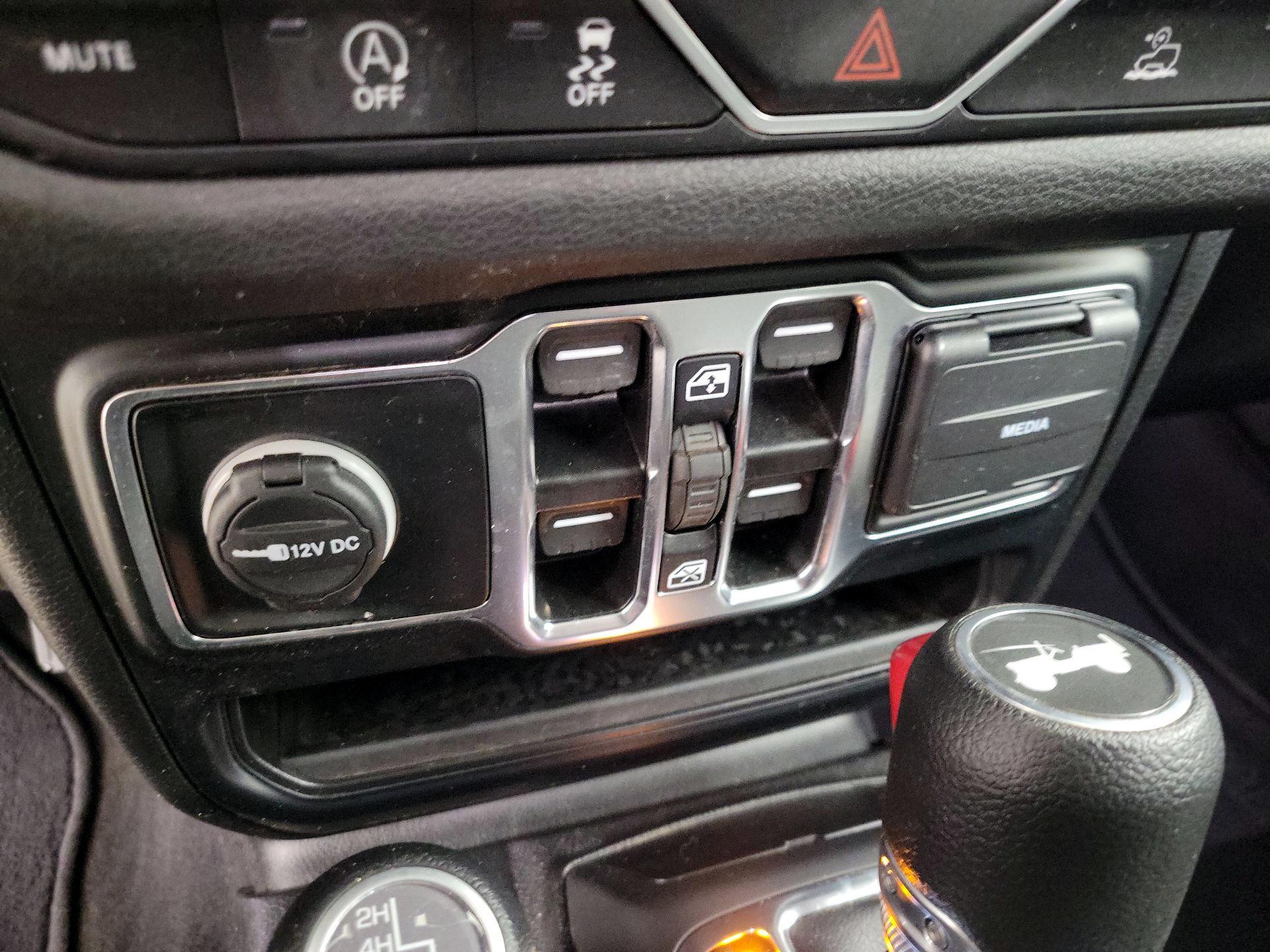 Thumbnail: 2024 Jeep Wrangler - 18