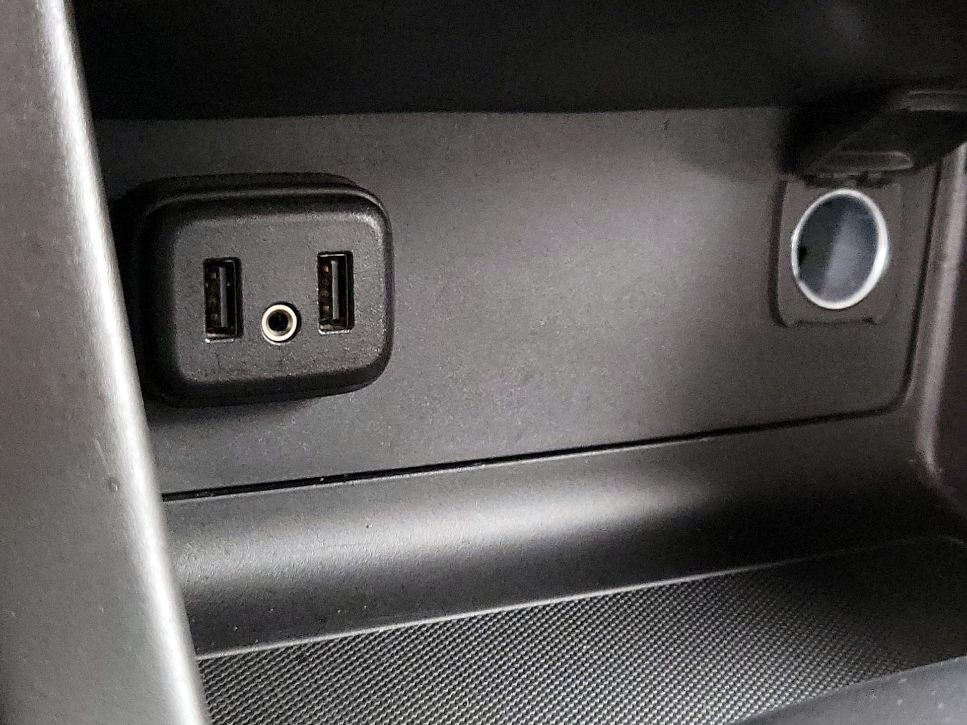 Thumbnail: 2021 Chevrolet Colorado - 18