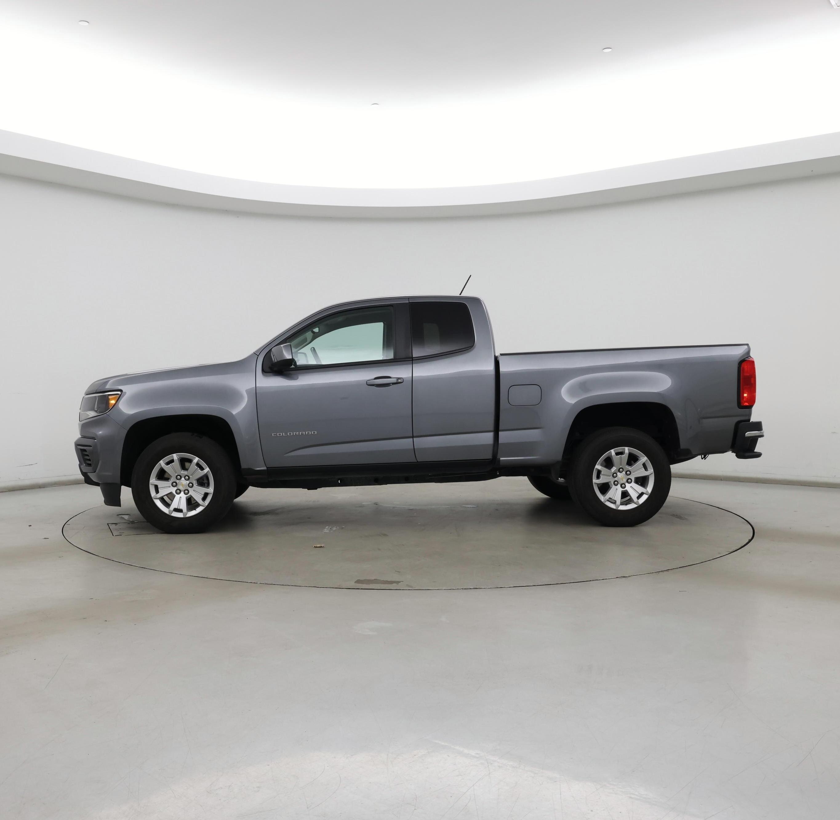 Thumbnail: 2021 Chevrolet Colorado - 3