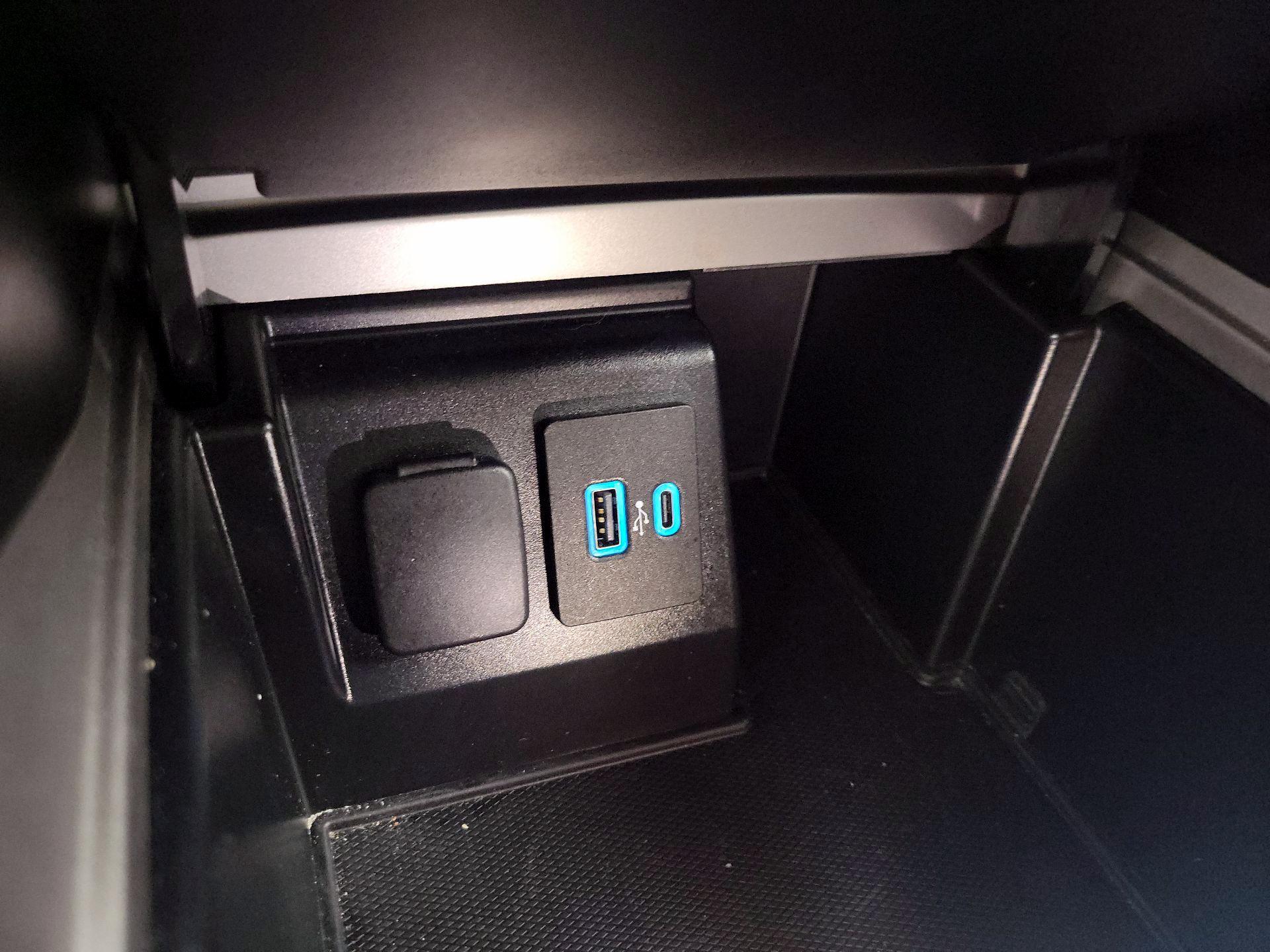 Thumbnail: 2020 Ford Explorer - 19