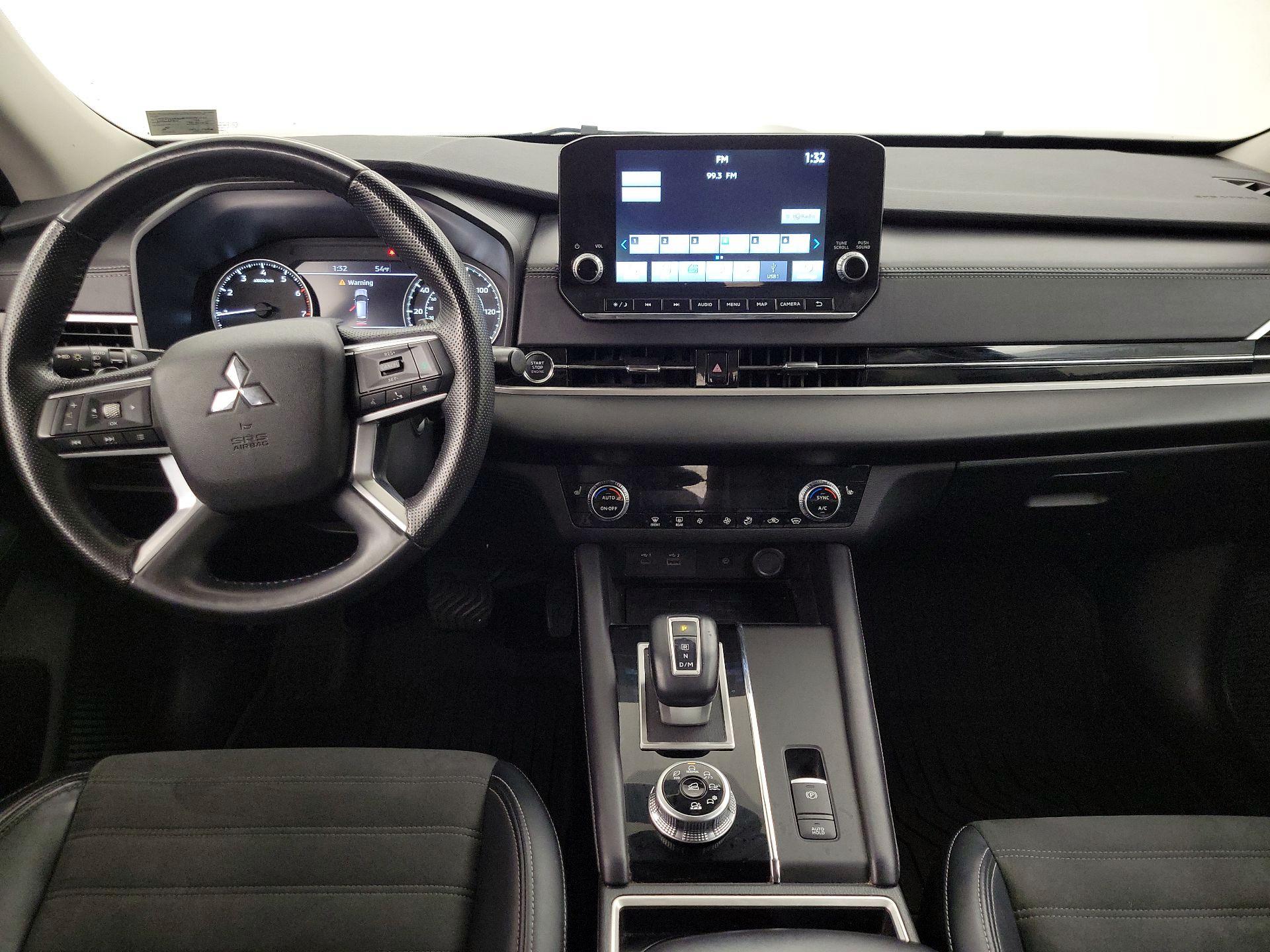 Thumbnail: 2024 Mitsubishi Outlander - 9